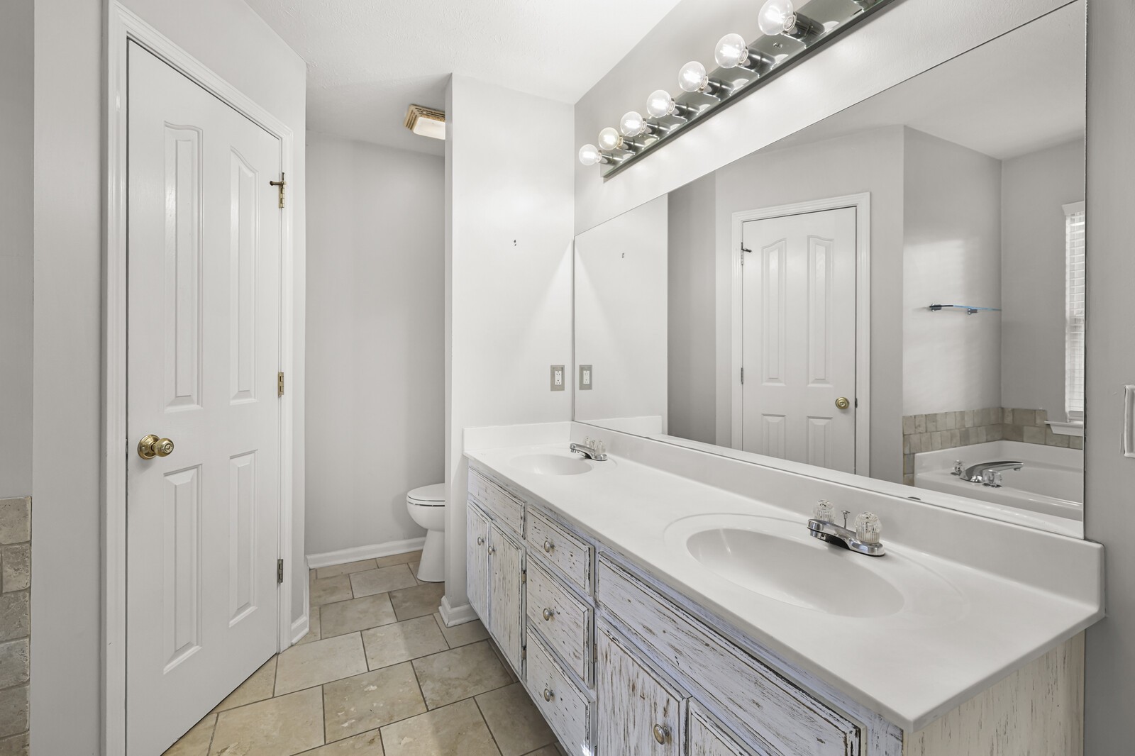 2233 Rosecran Cir
