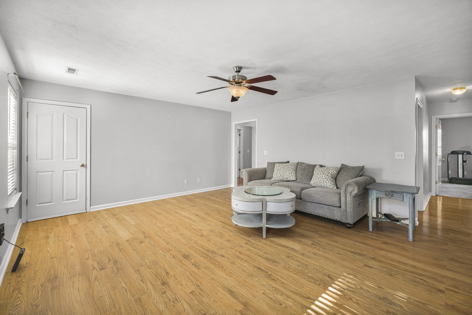 2233 Rosecran Cir