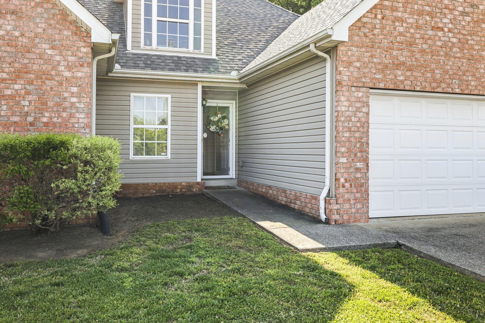2233 Rosecran Cir