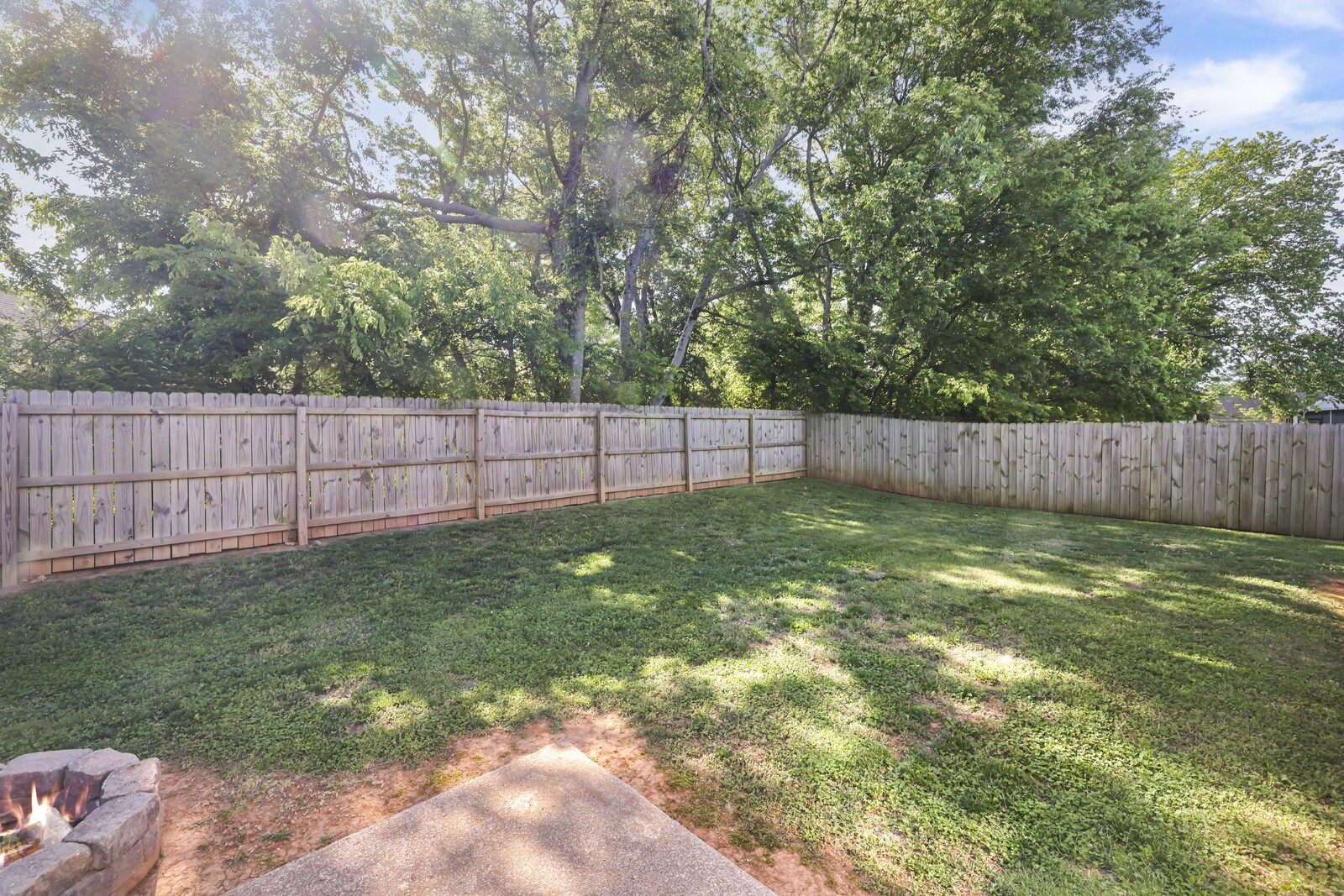 2233 Rosecran Cir