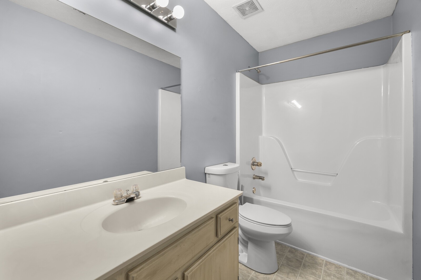 2233 Rosecran Cir