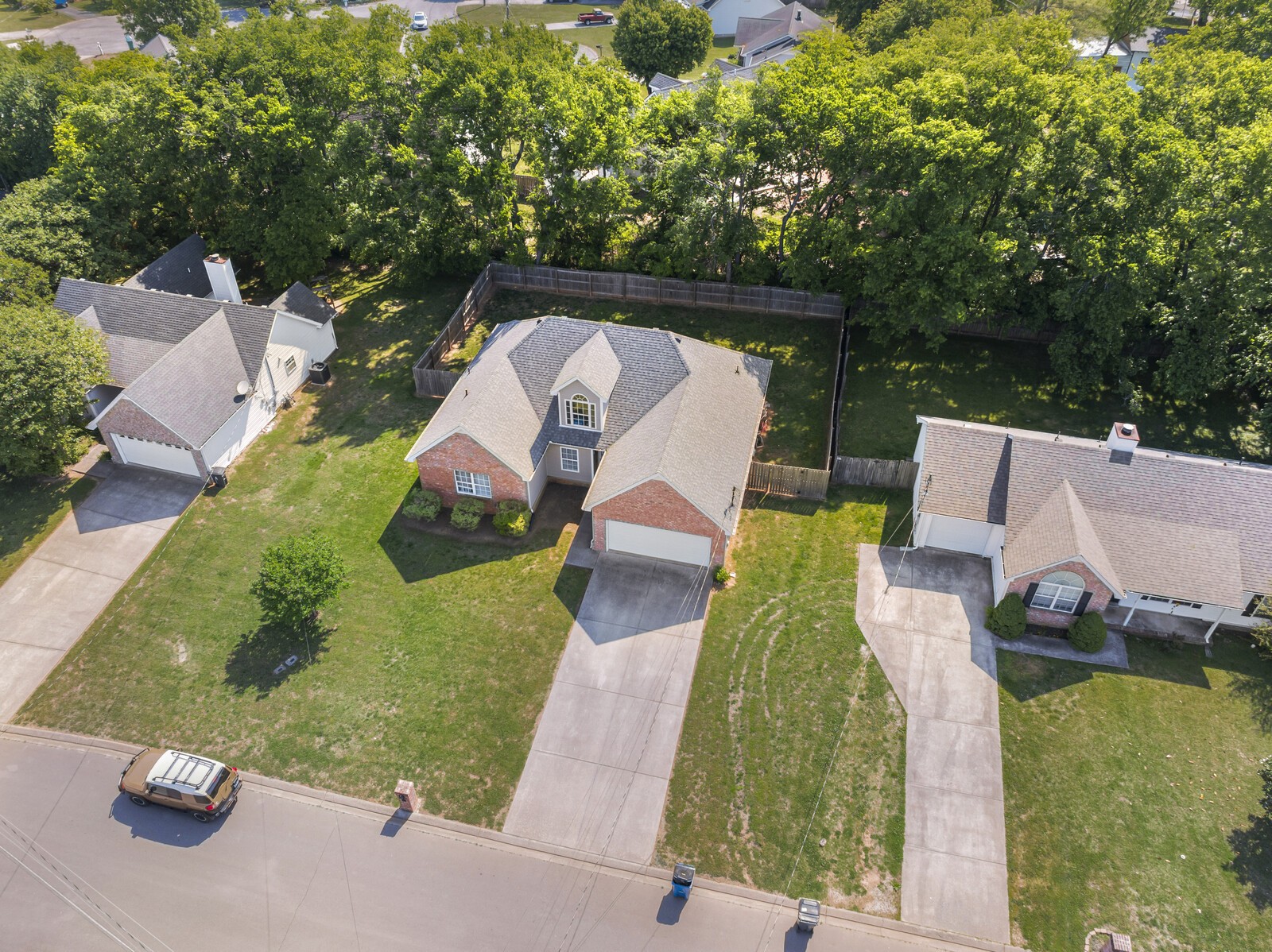 2233 Rosecran Cir