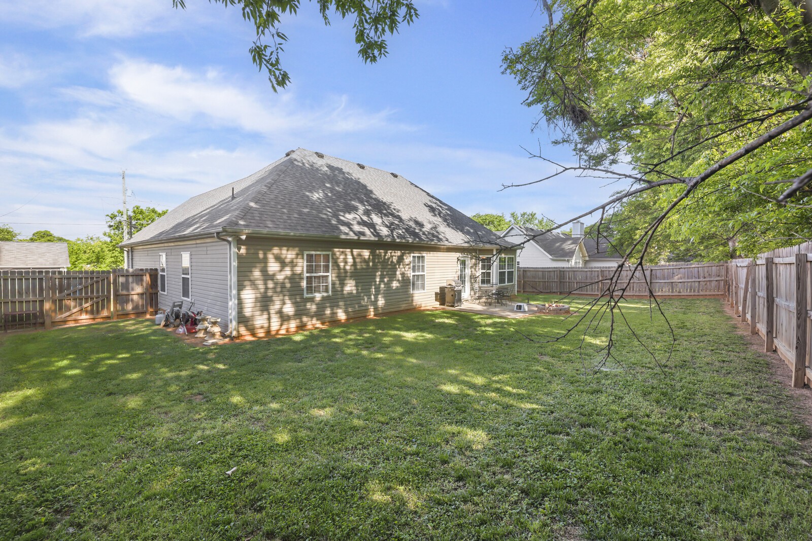 2233 Rosecran Cir