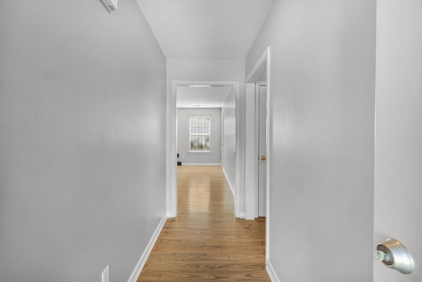 2233 Rosecran Cir