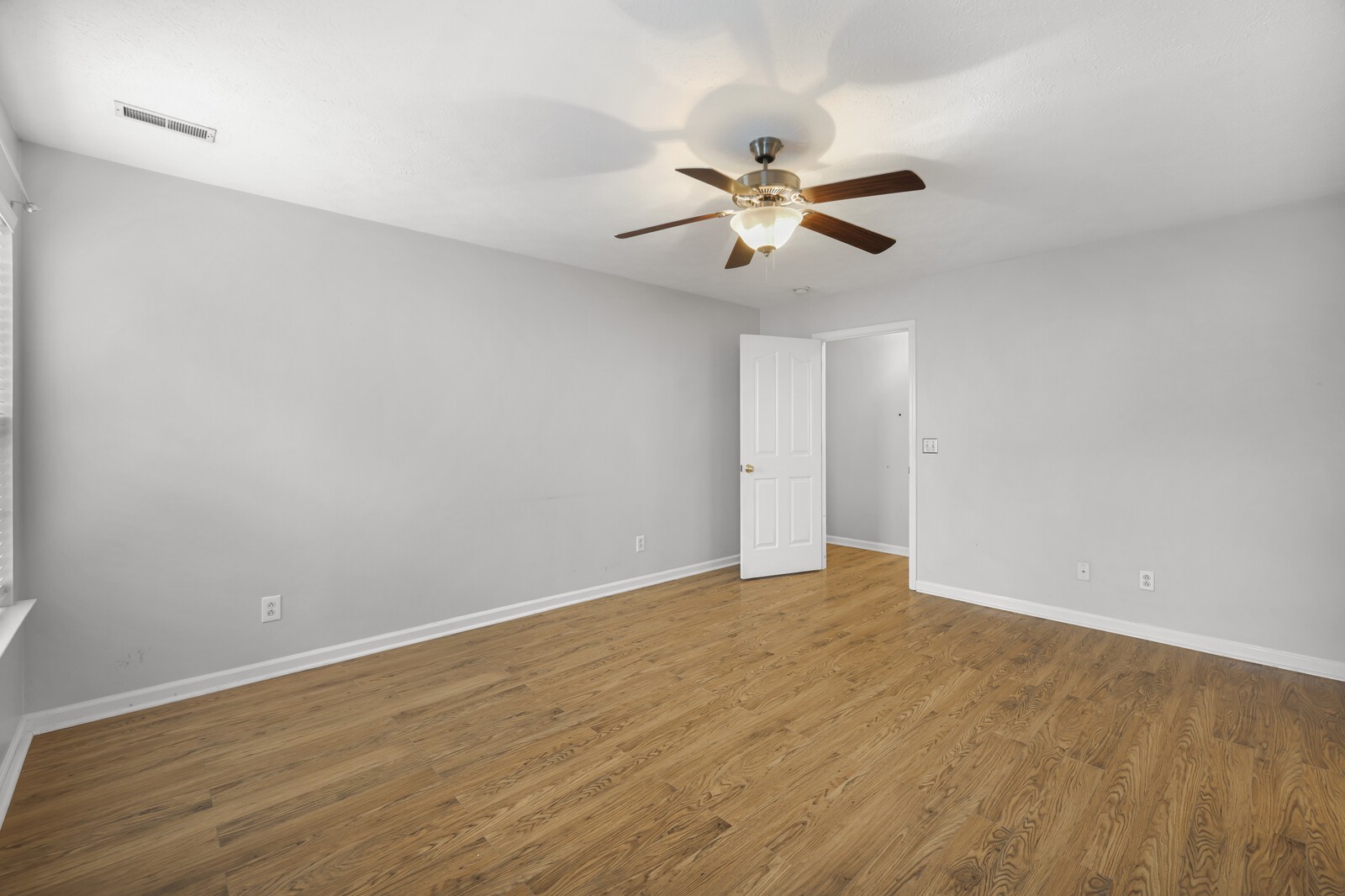 2233 Rosecran Cir