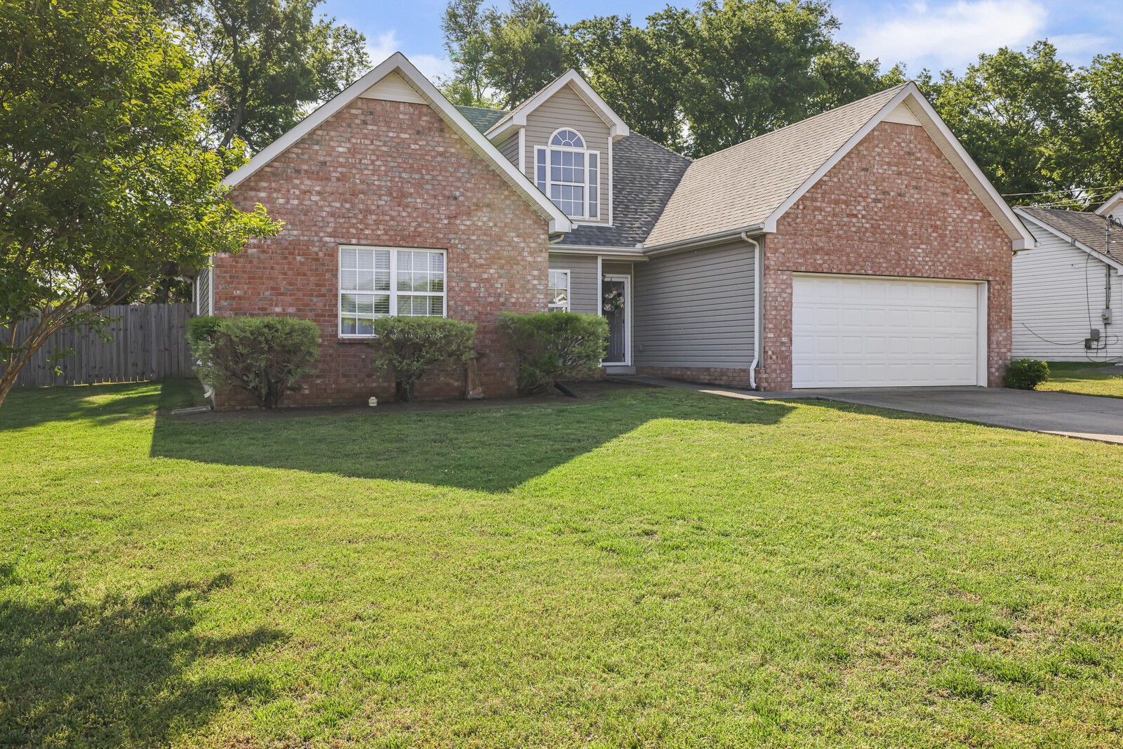 2233 Rosecran Cir