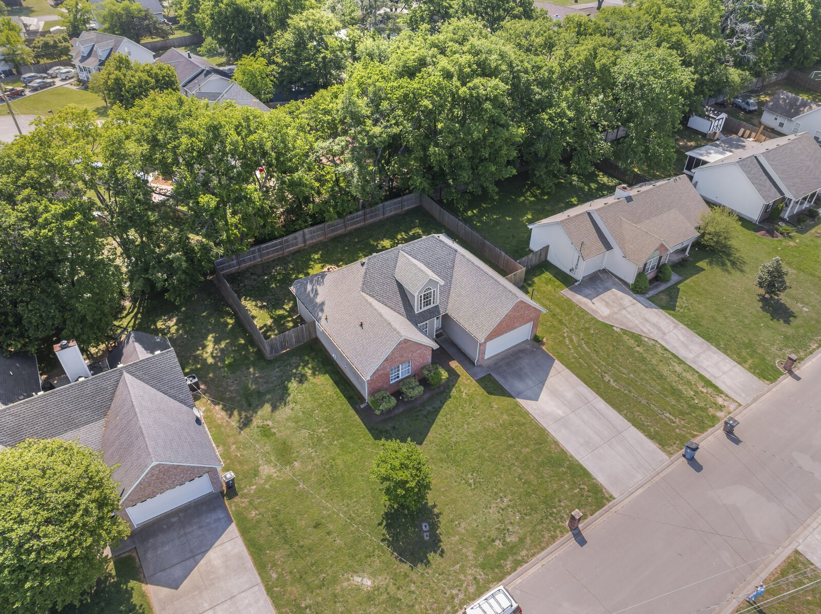 2233 Rosecran Cir