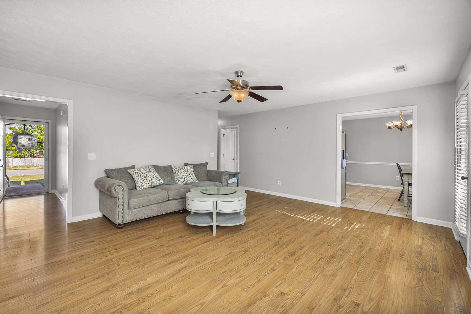 2233 Rosecran Cir