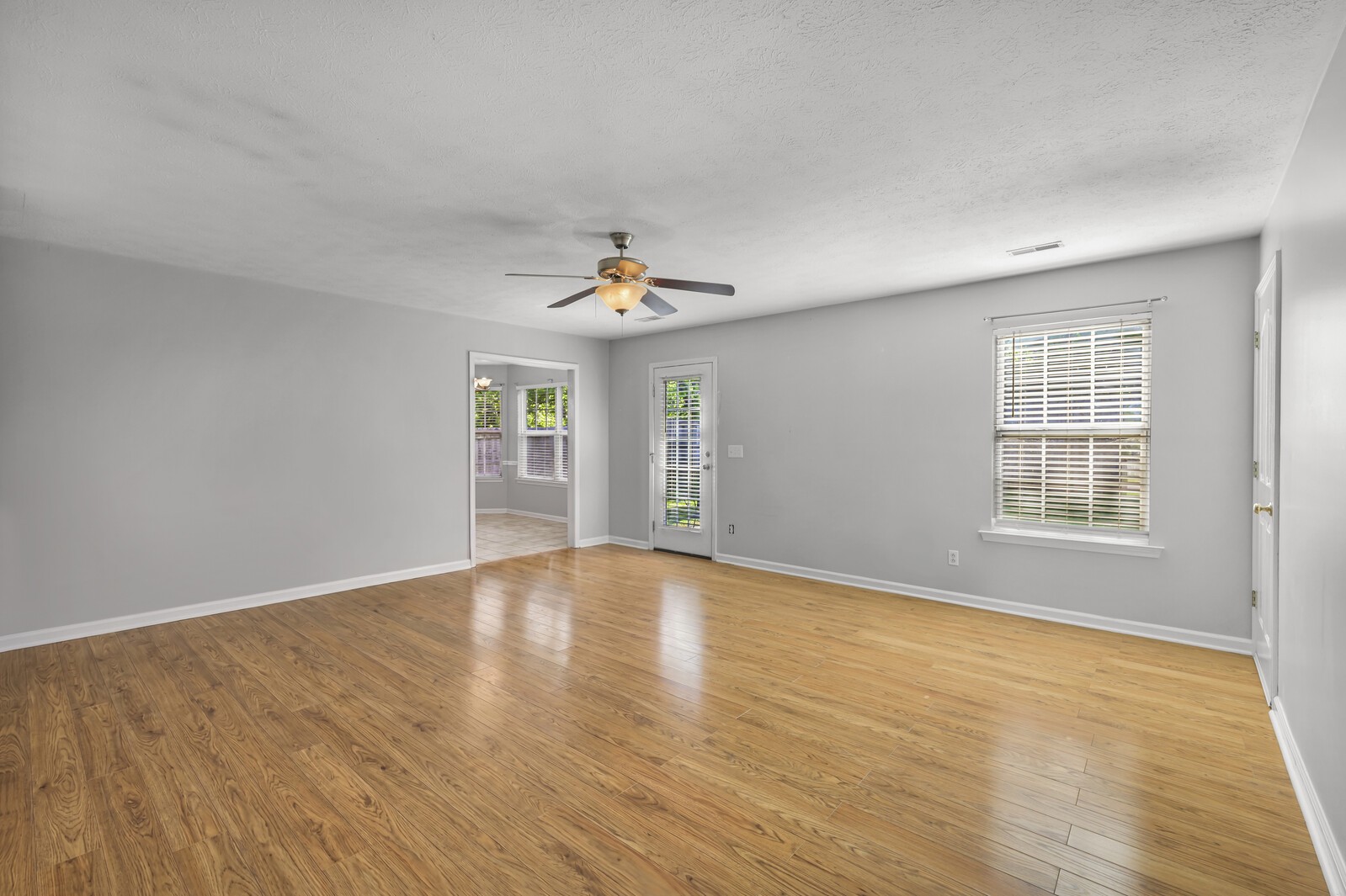 2233 Rosecran Cir