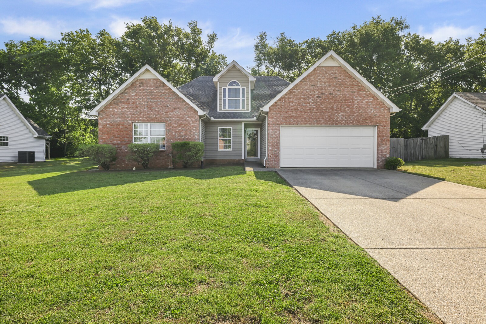 2233 Rosecran Cir