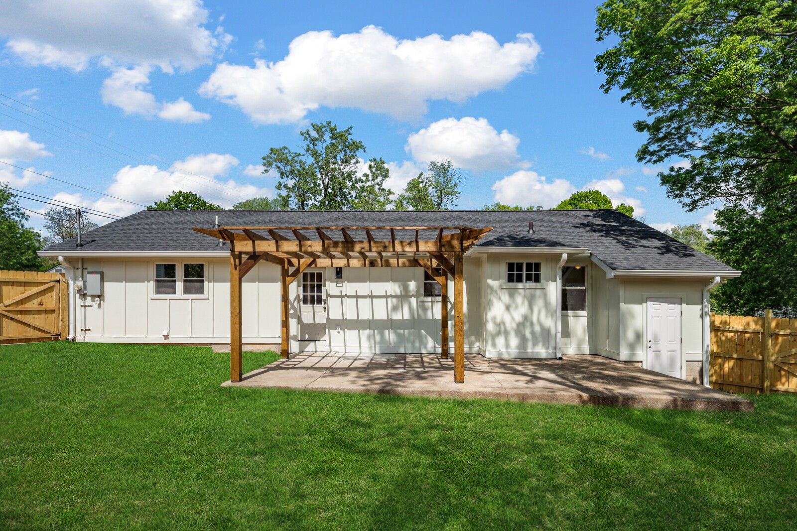 2935 Emery Dr