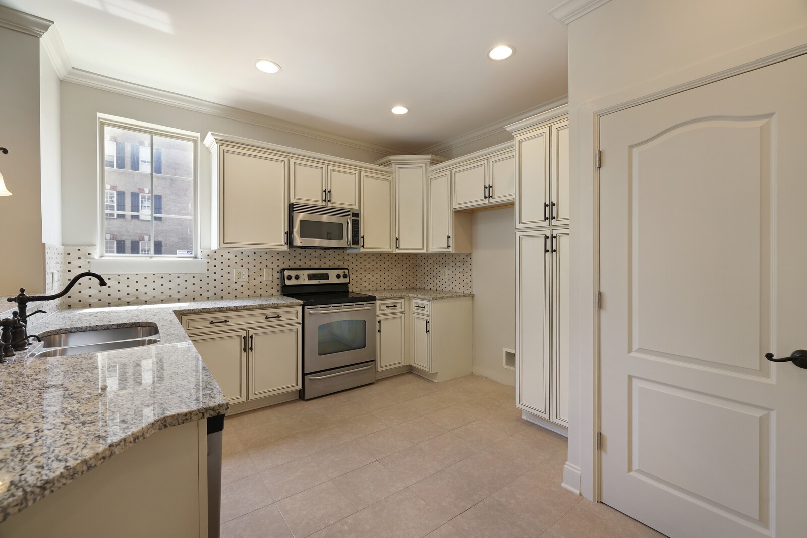 311 Seven Springs Way Unit: 104