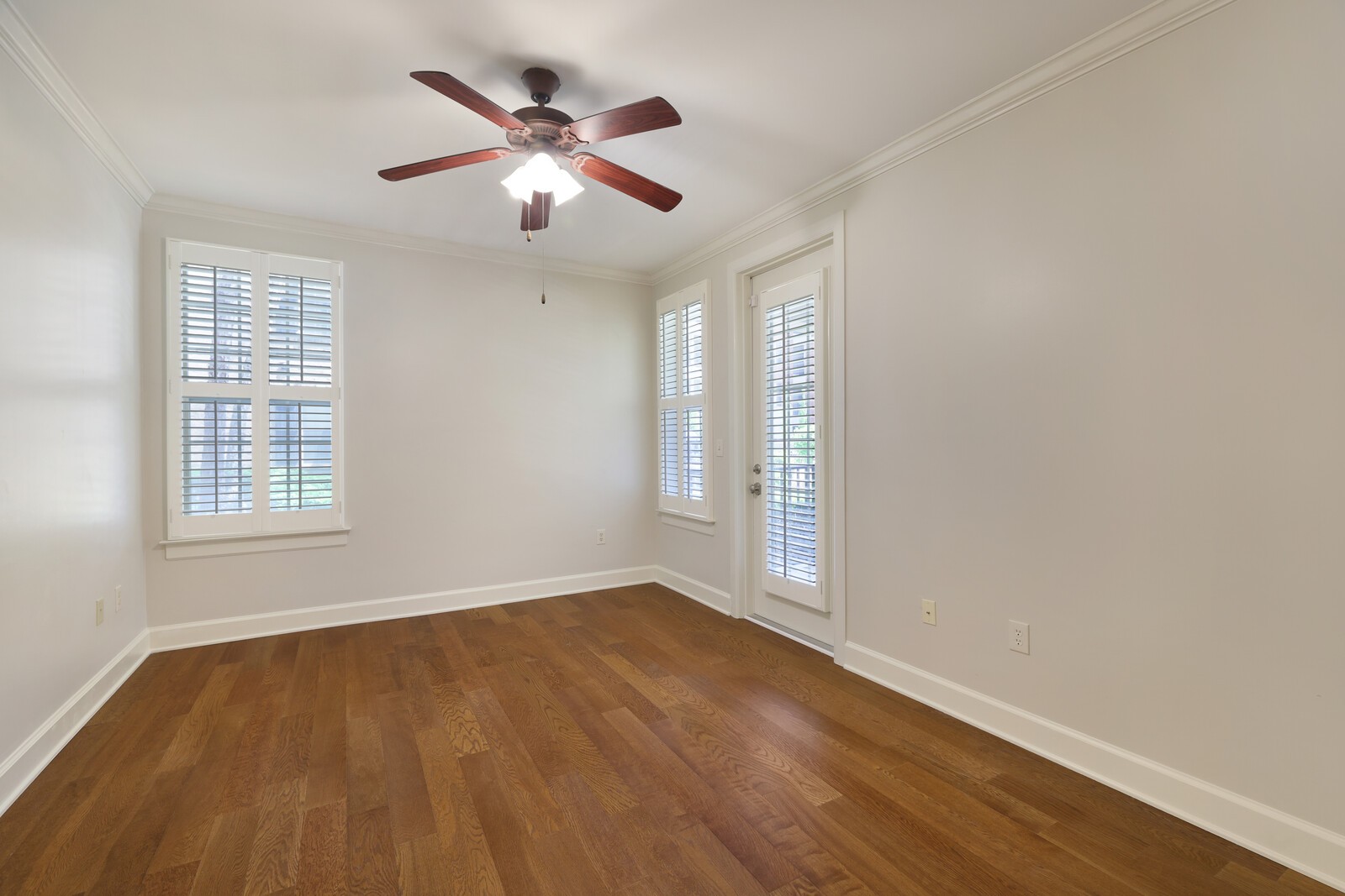311 Seven Springs Way Unit: 104