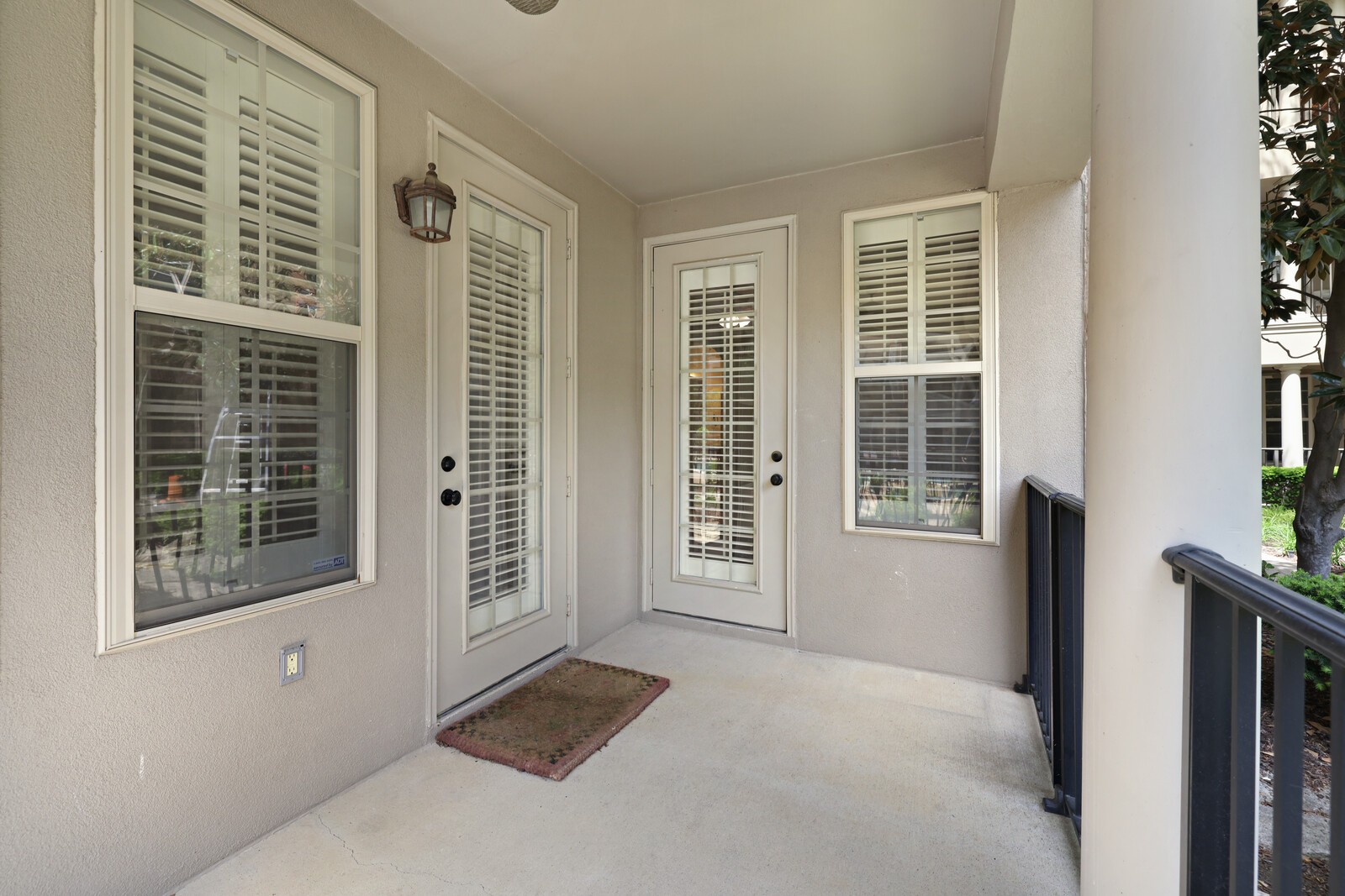 311 Seven Springs Way Unit: 104