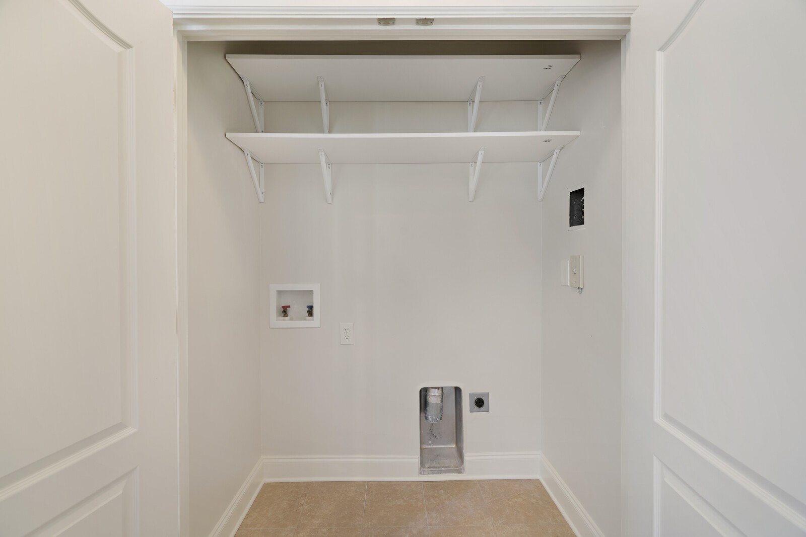 311 Seven Springs Way Unit: 104