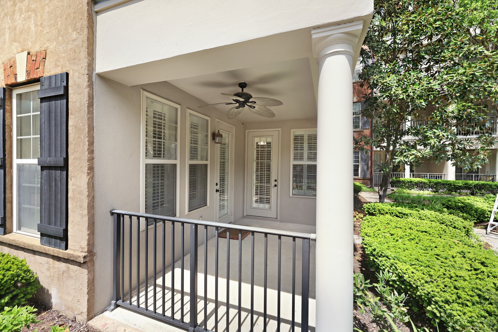 311 Seven Springs Way Unit: 104