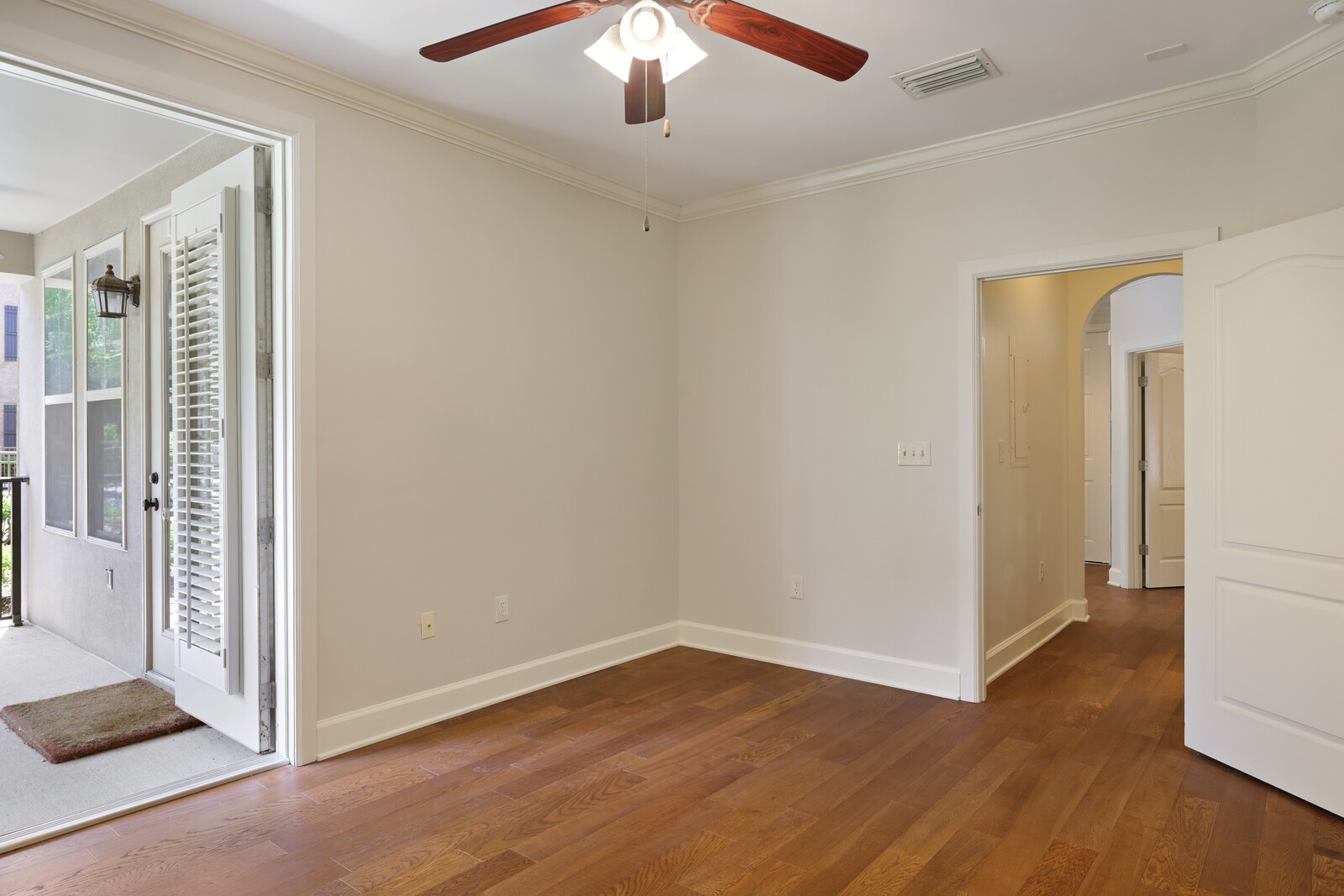 311 Seven Springs Way Unit: 104