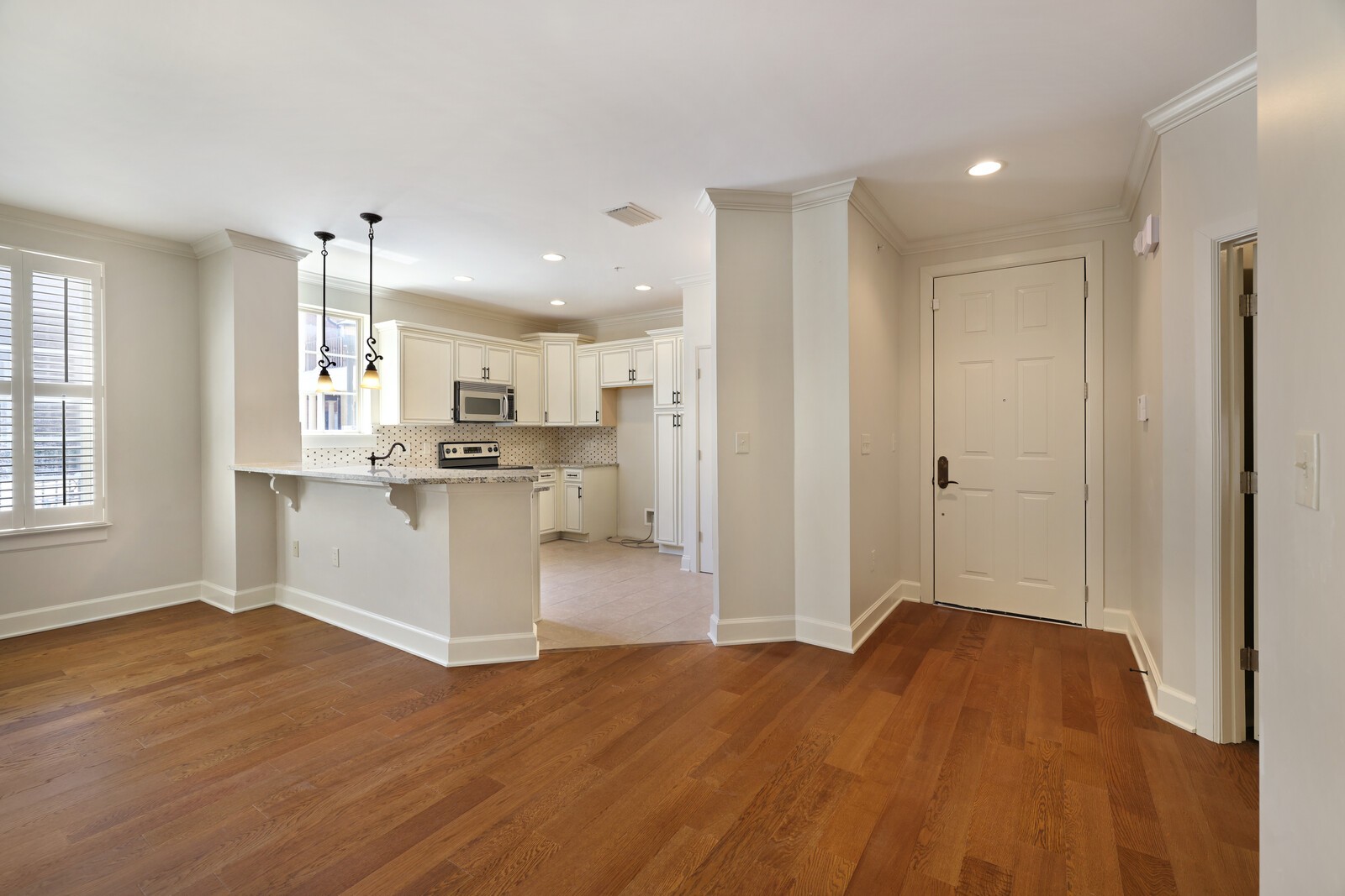 311 Seven Springs Way Unit: 104