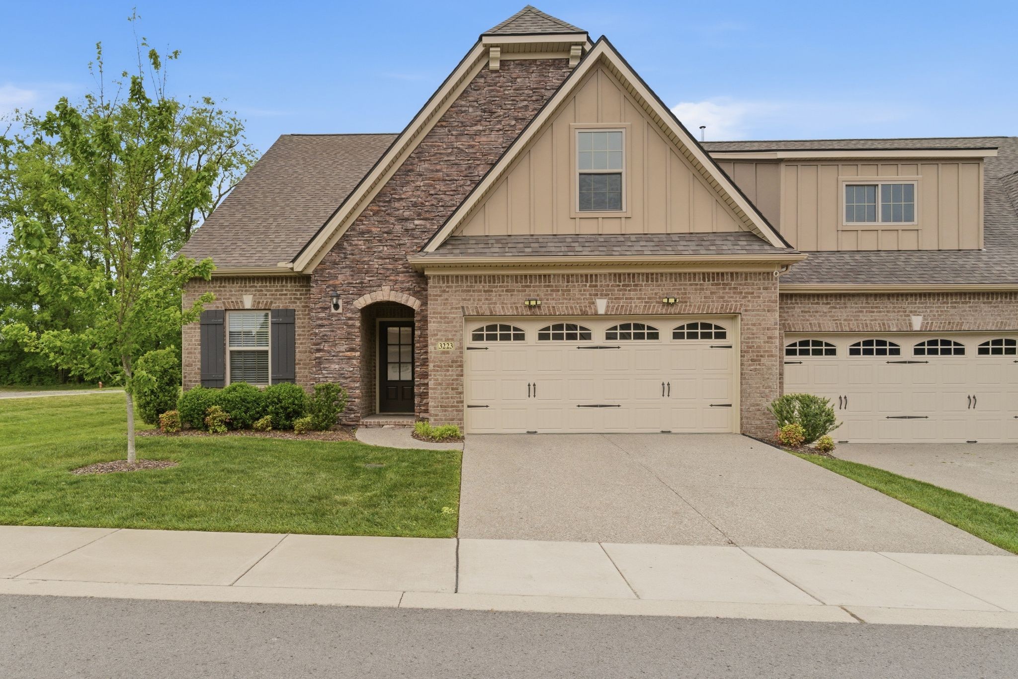 3223 Chaucer Ln