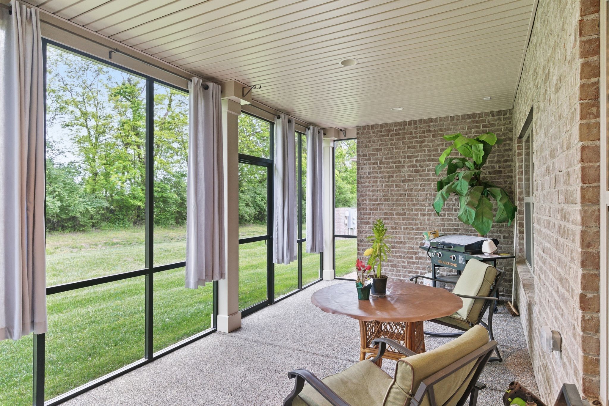 3223 Chaucer Ln