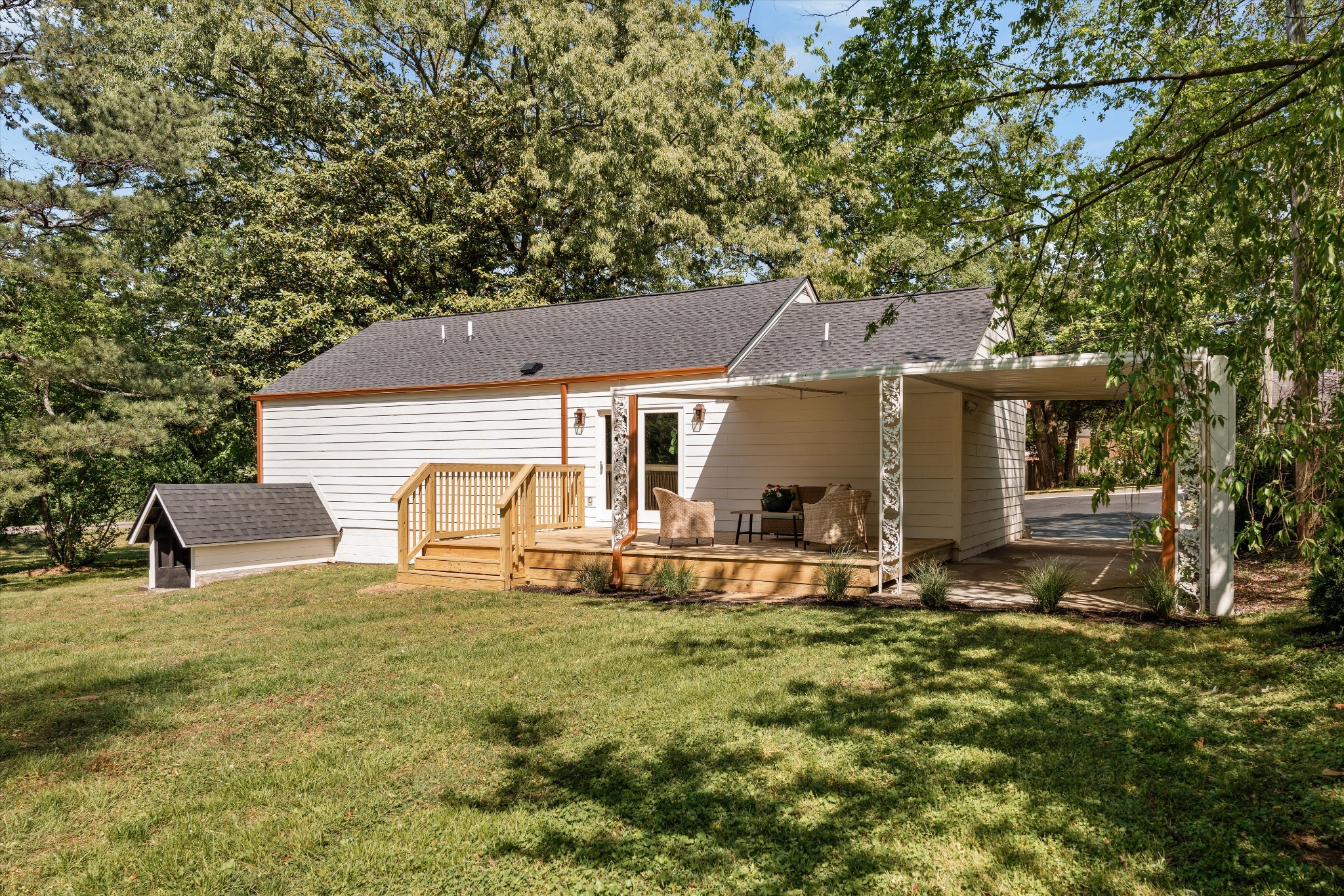 2230 Thistlewood Dr