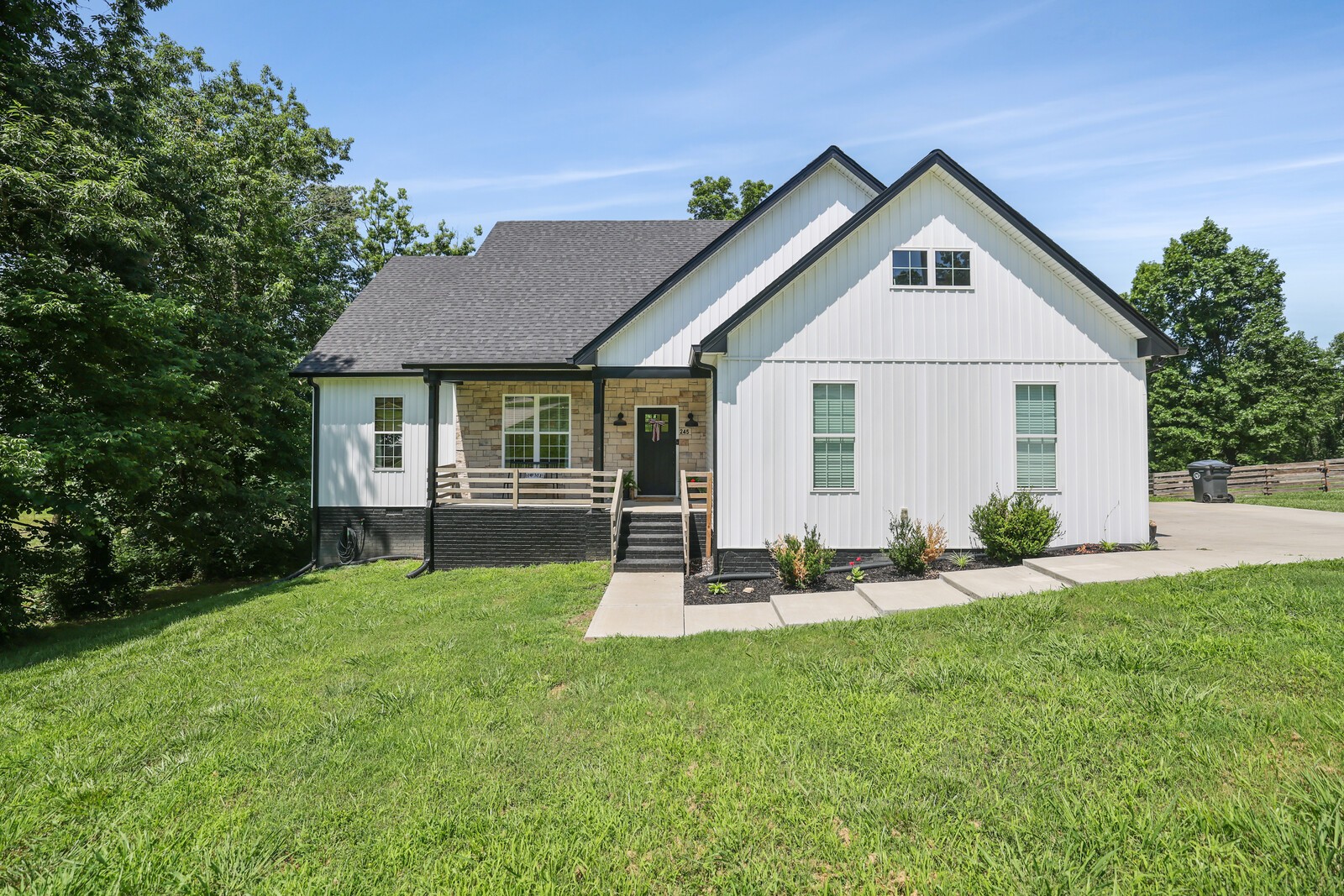 245 Hickory Ridge Ln