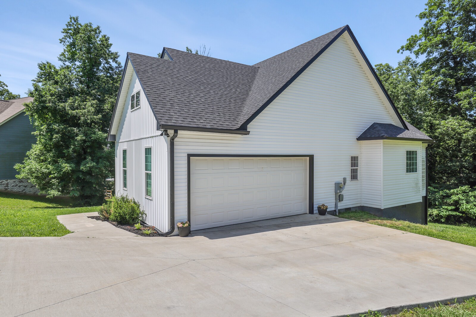 245 Hickory Ridge Ln