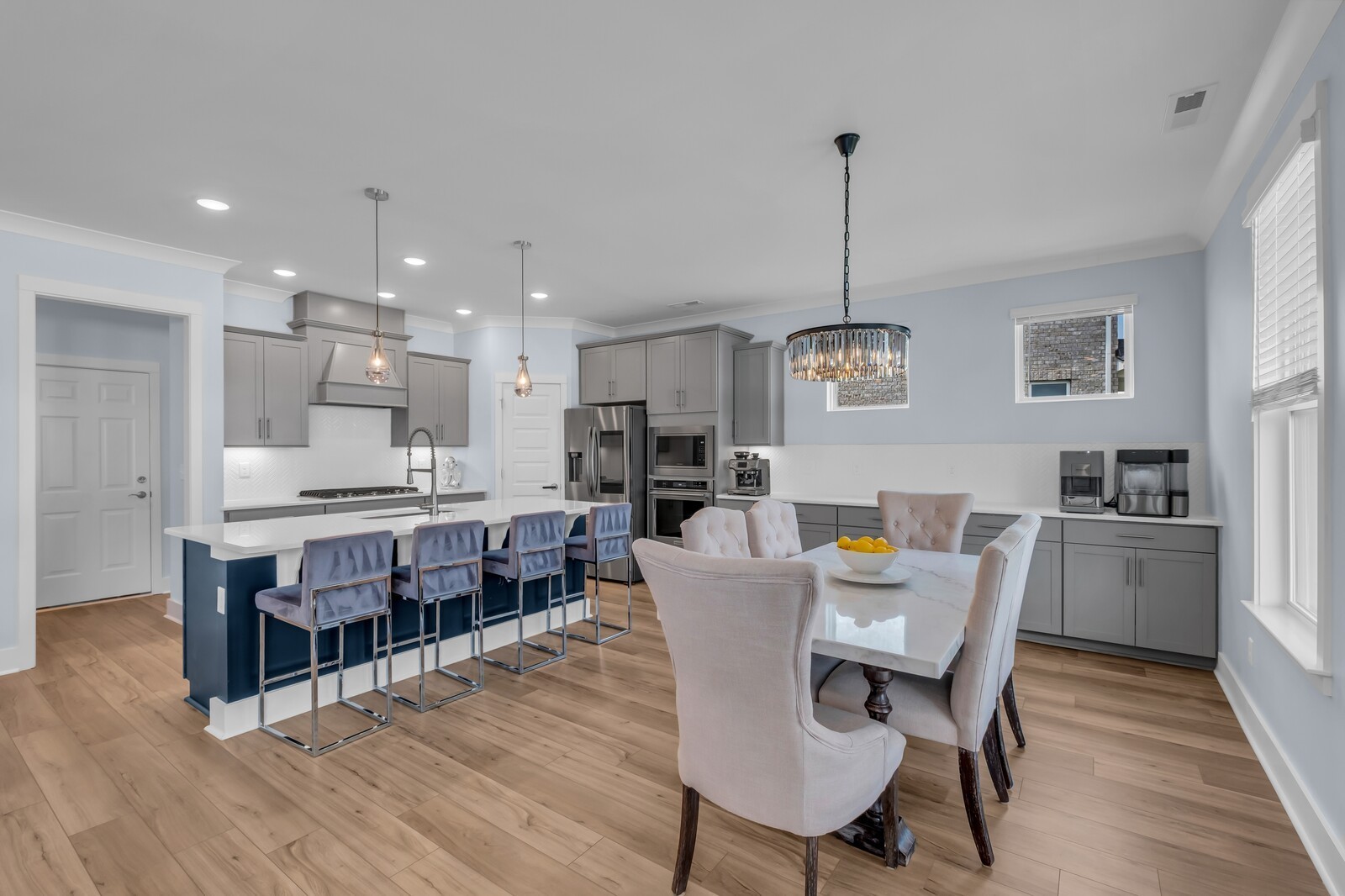 885 Rockwell Dr