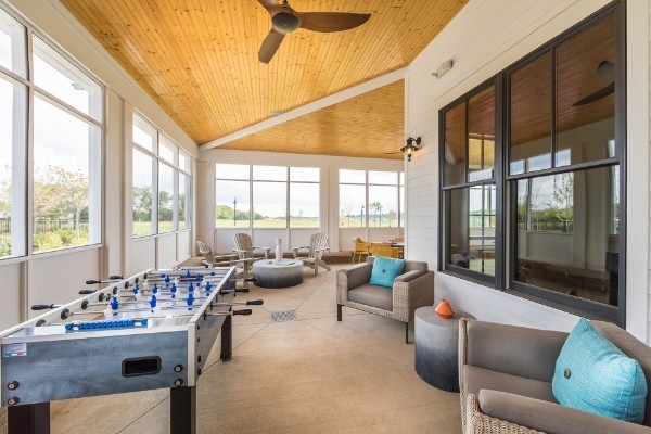 885 Rockwell Dr