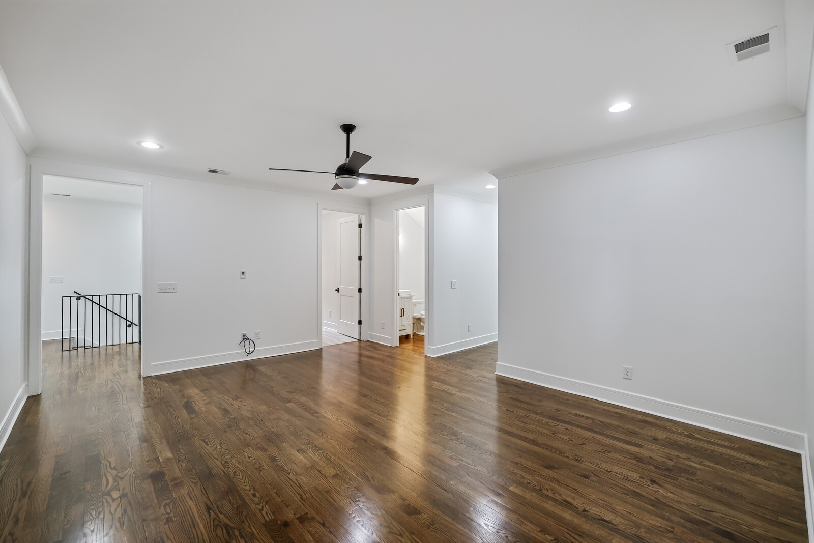 4427 Lealand Ln
