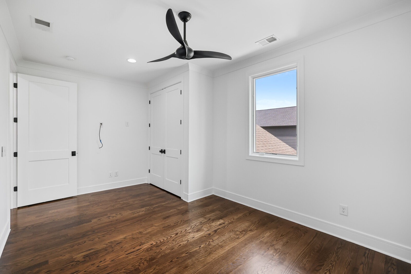 4427 Lealand Ln