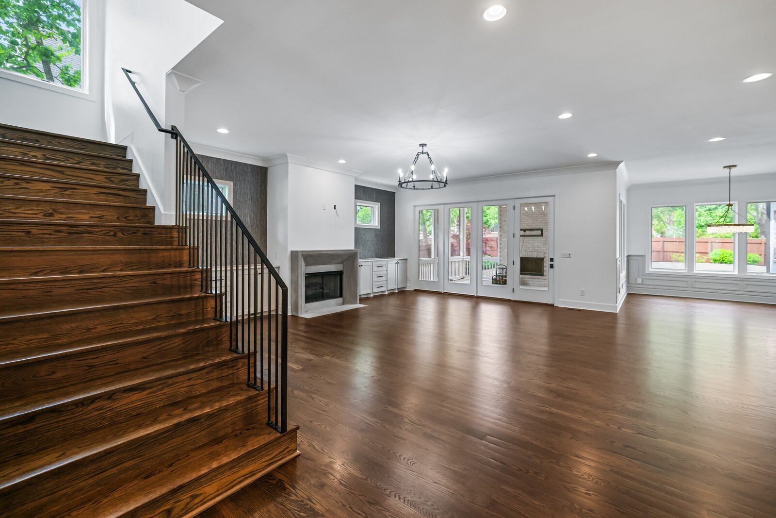 4427 Lealand Ln