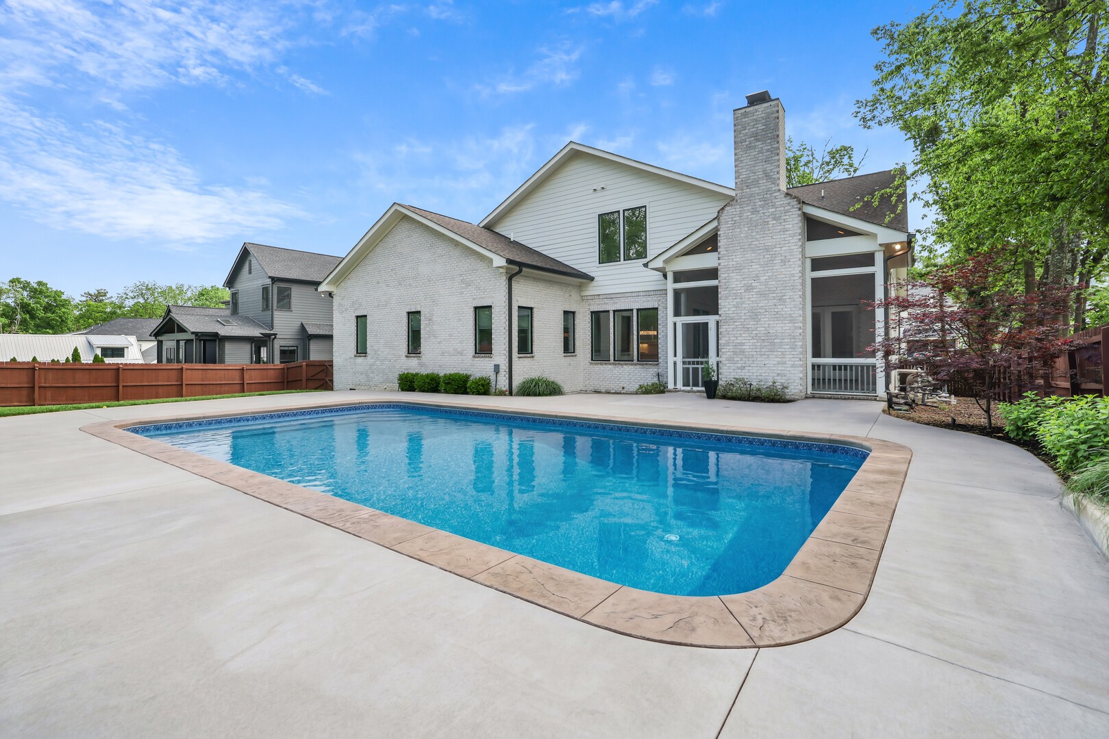 4427 Lealand Ln