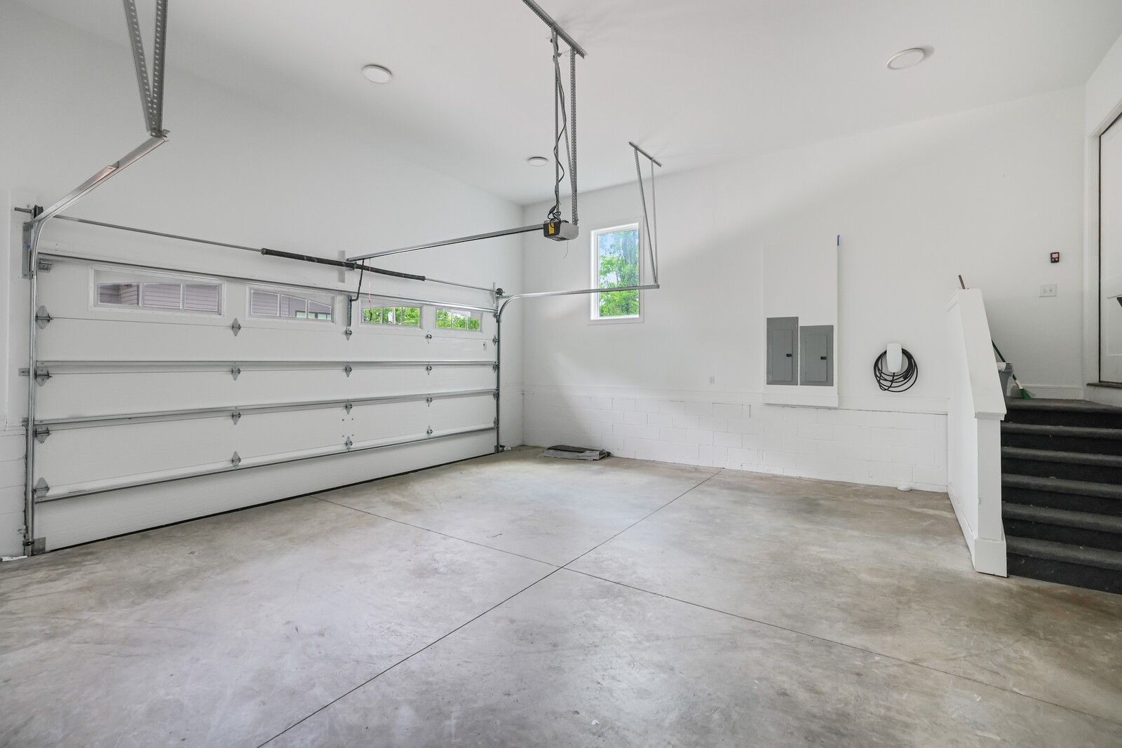 4427 Lealand Ln