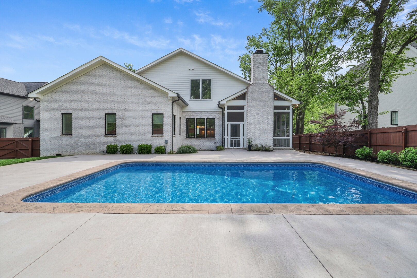 4427 Lealand Ln