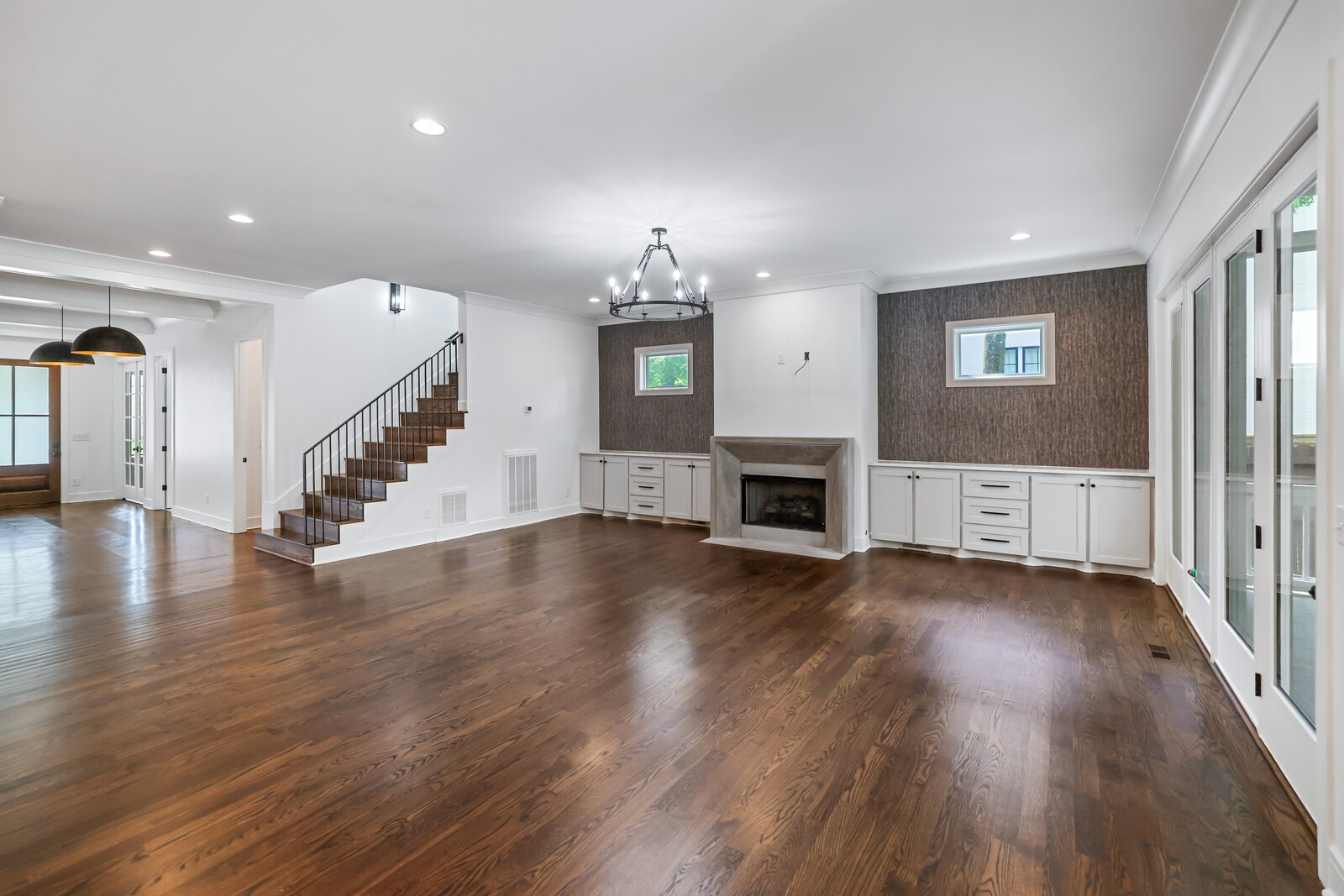 4427 Lealand Ln
