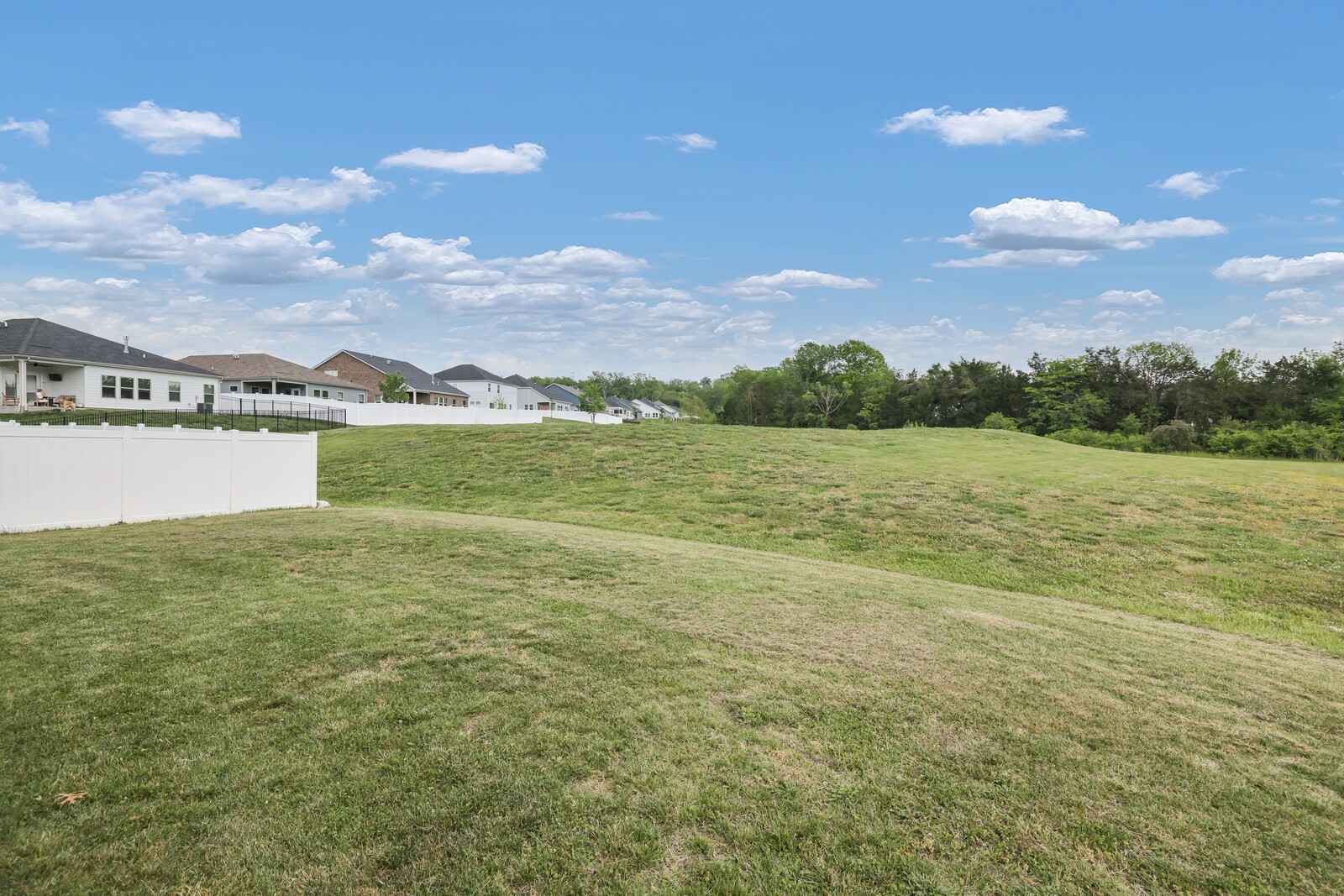 2453 Prairie Hill Dr