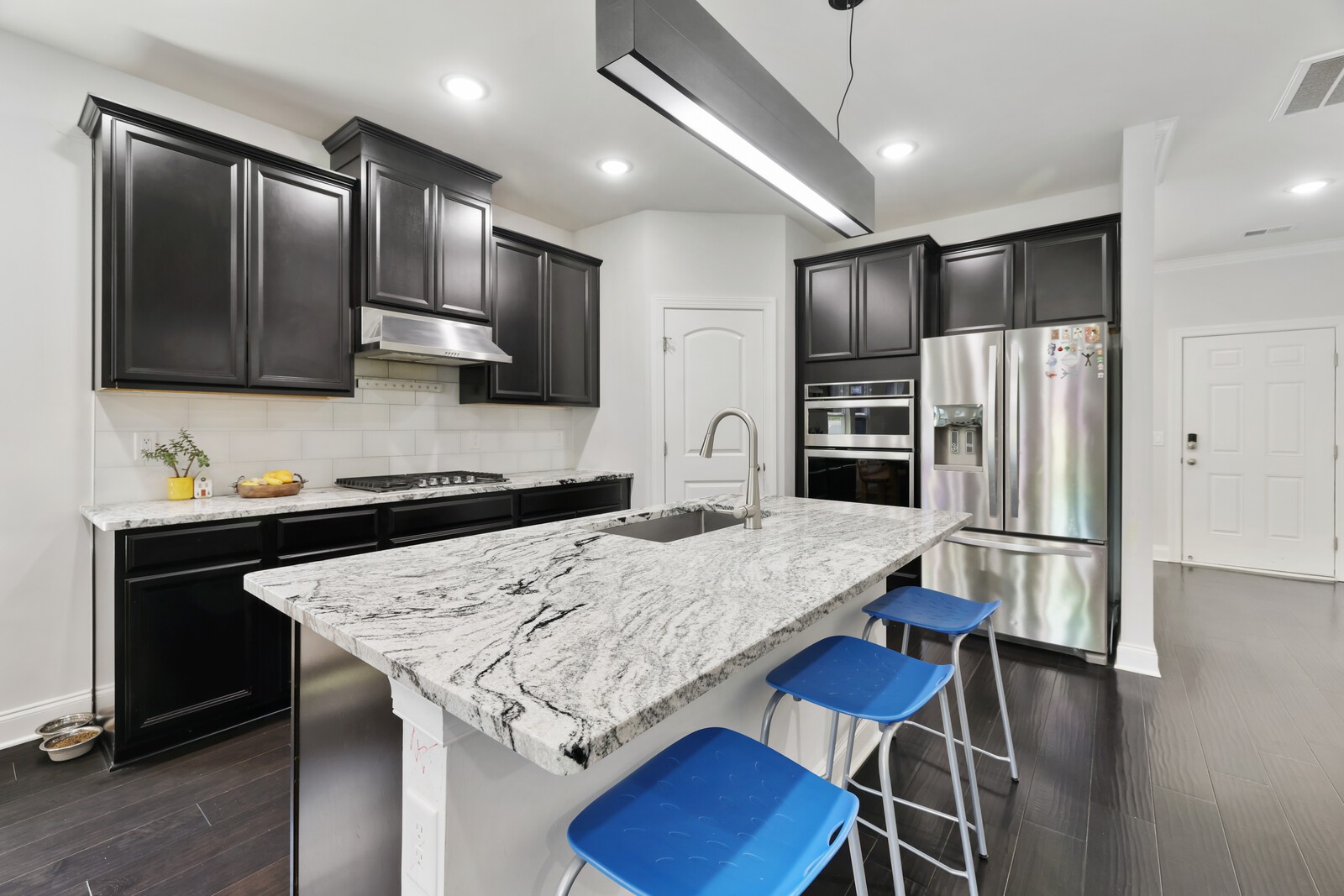 2453 Prairie Hill Dr