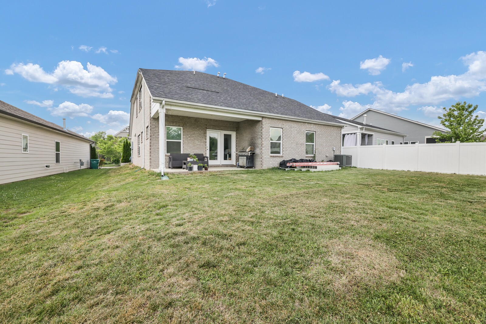 2453 Prairie Hill Dr