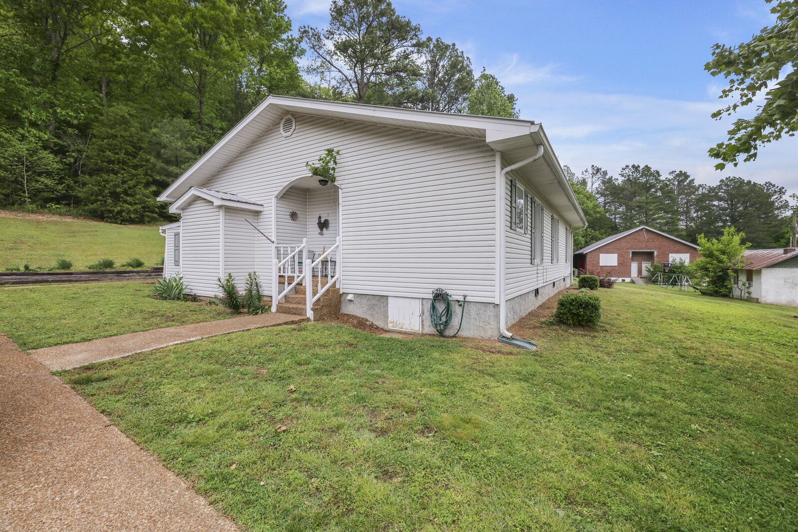 6268 Highway 100, W