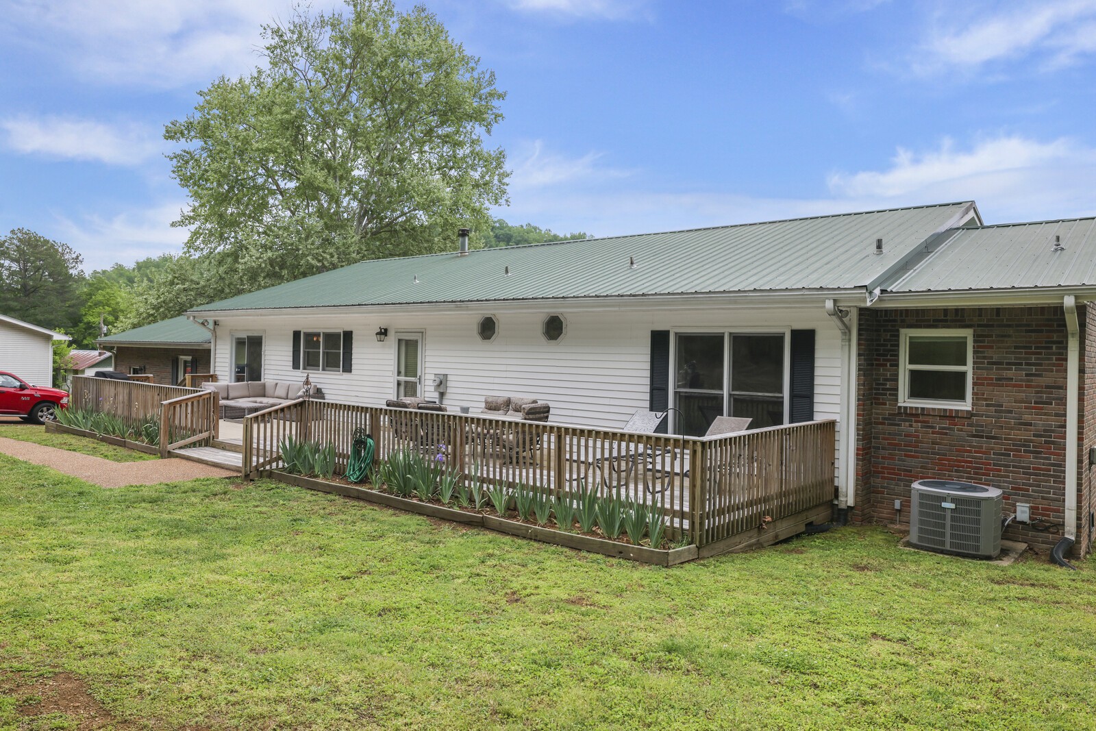 6268 Highway 100, W
