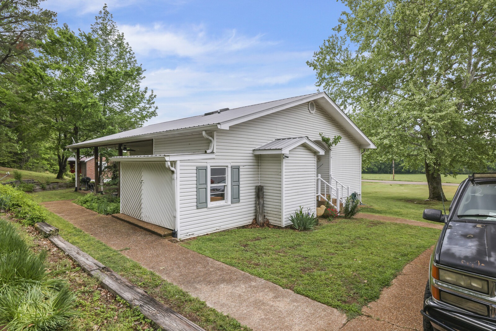 6268 Highway 100, W