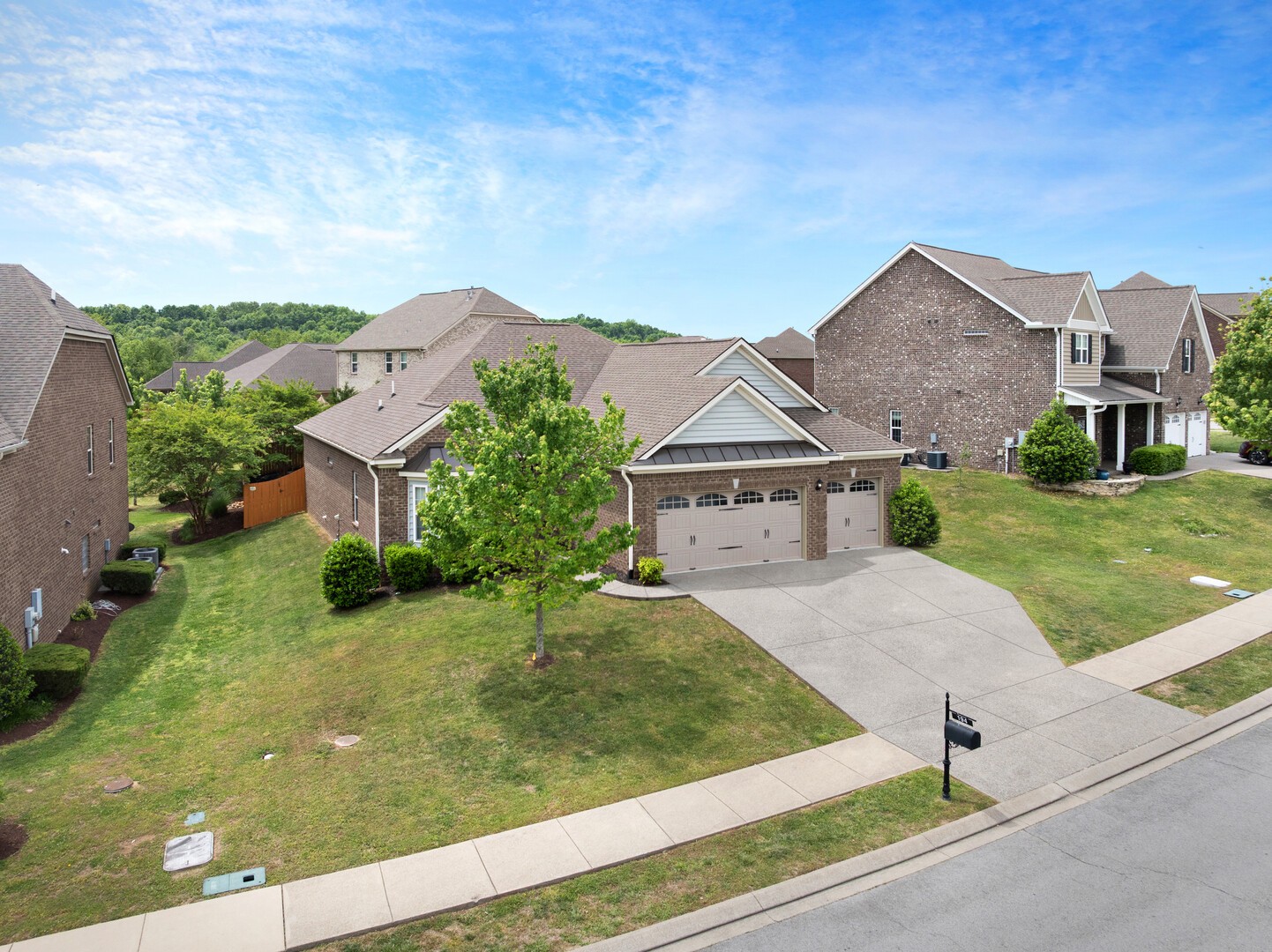 194 Meandering Dr