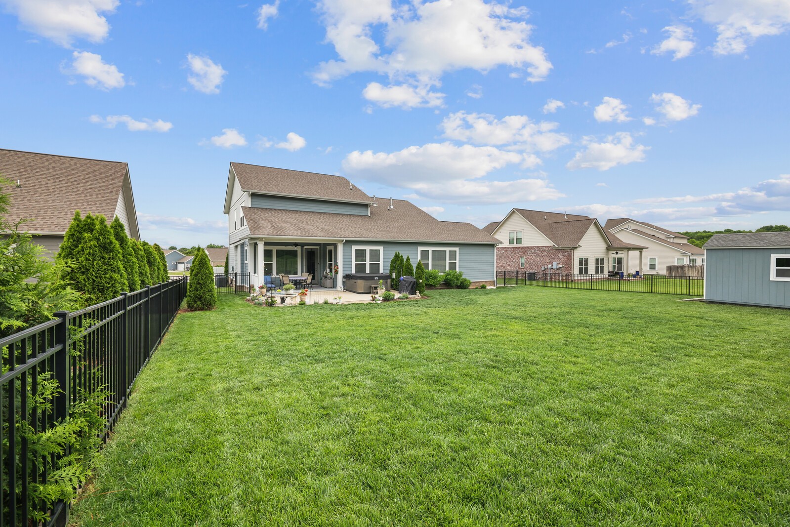 517 Oakvale Ln