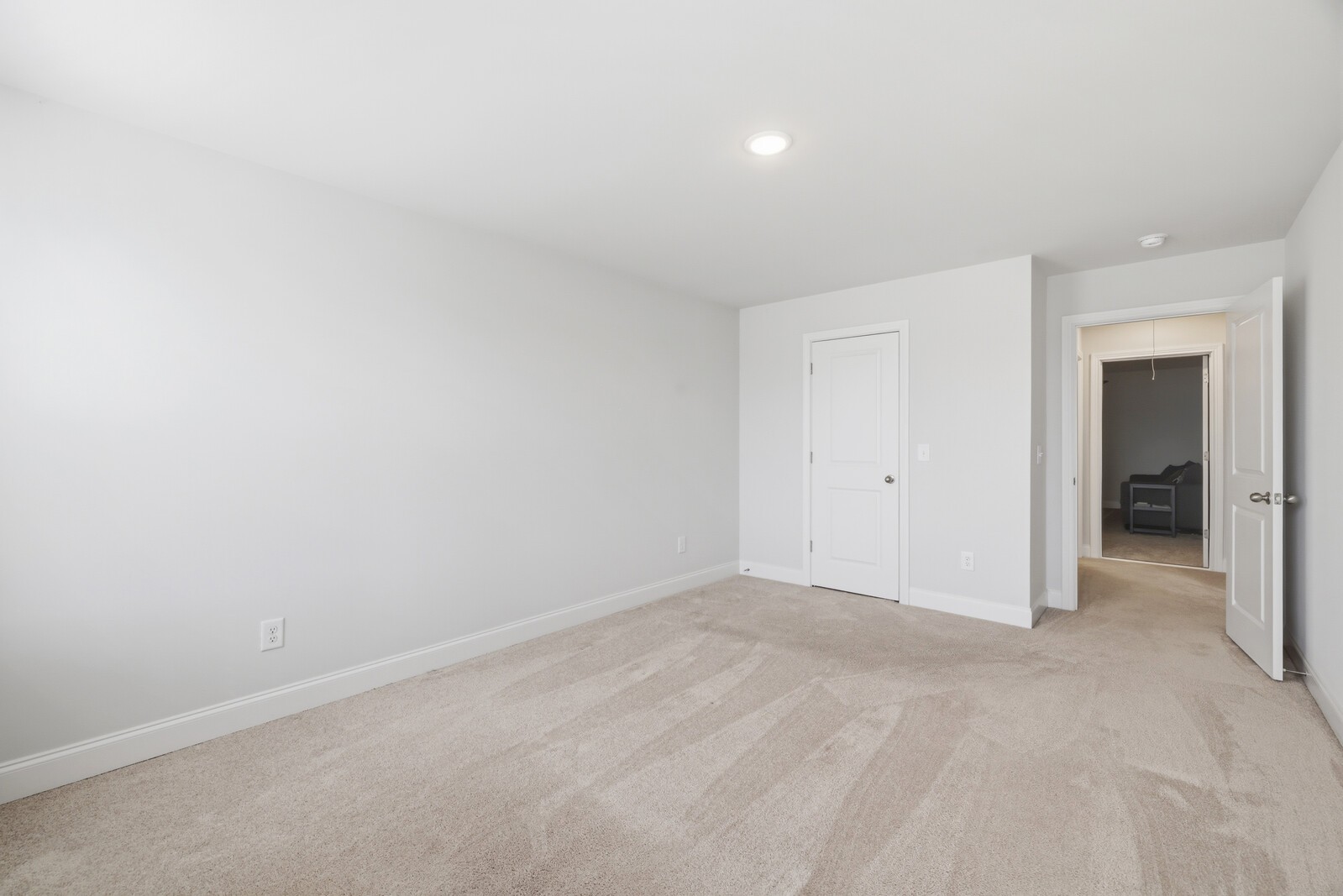 517 Oakvale Ln