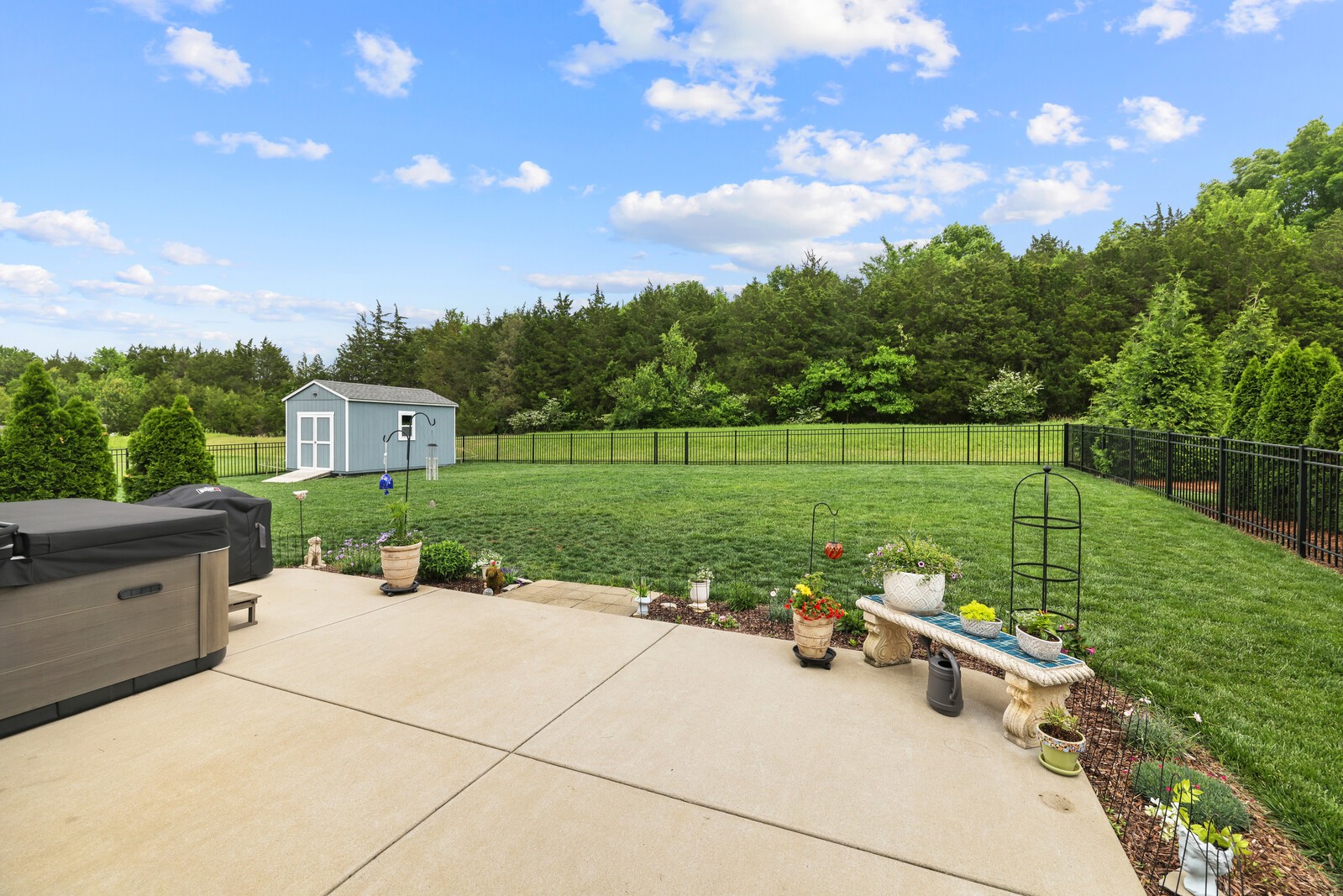 517 Oakvale Ln