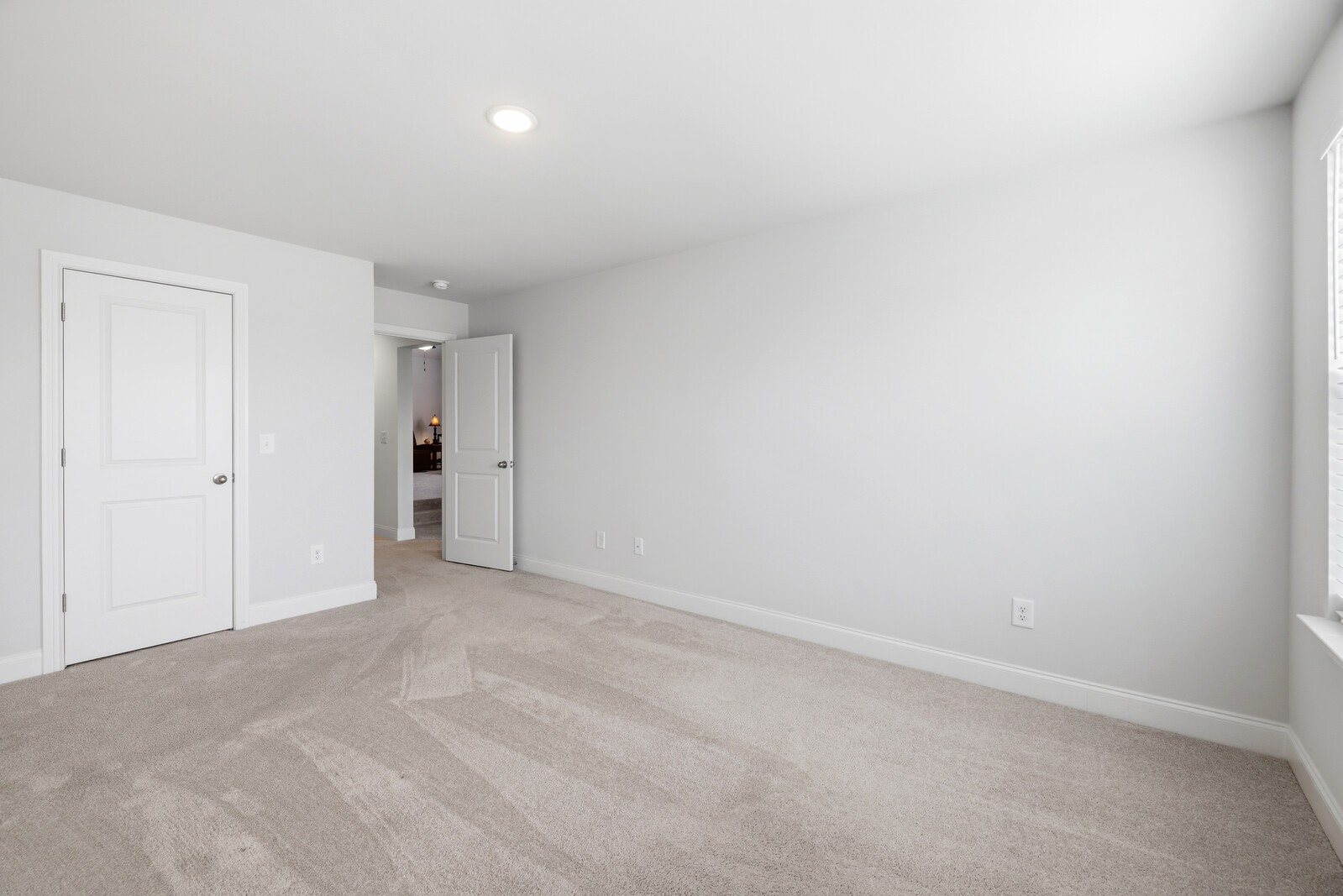 517 Oakvale Ln