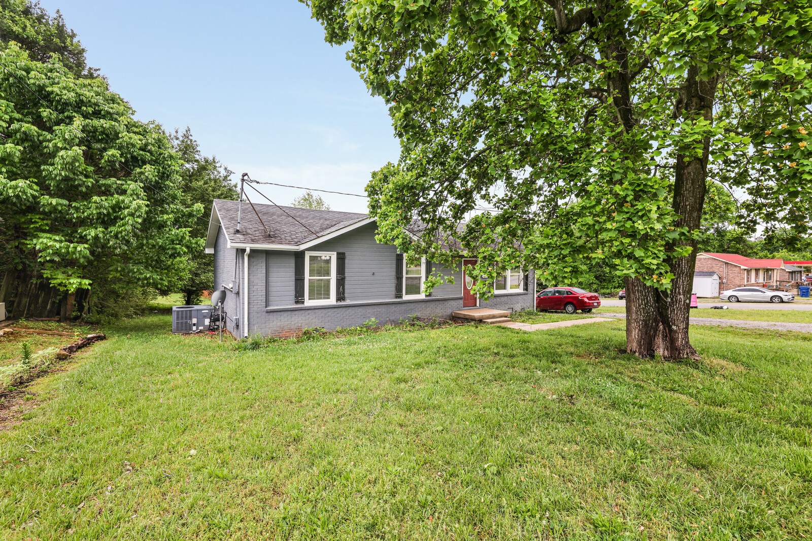 638 Lafayette Rd