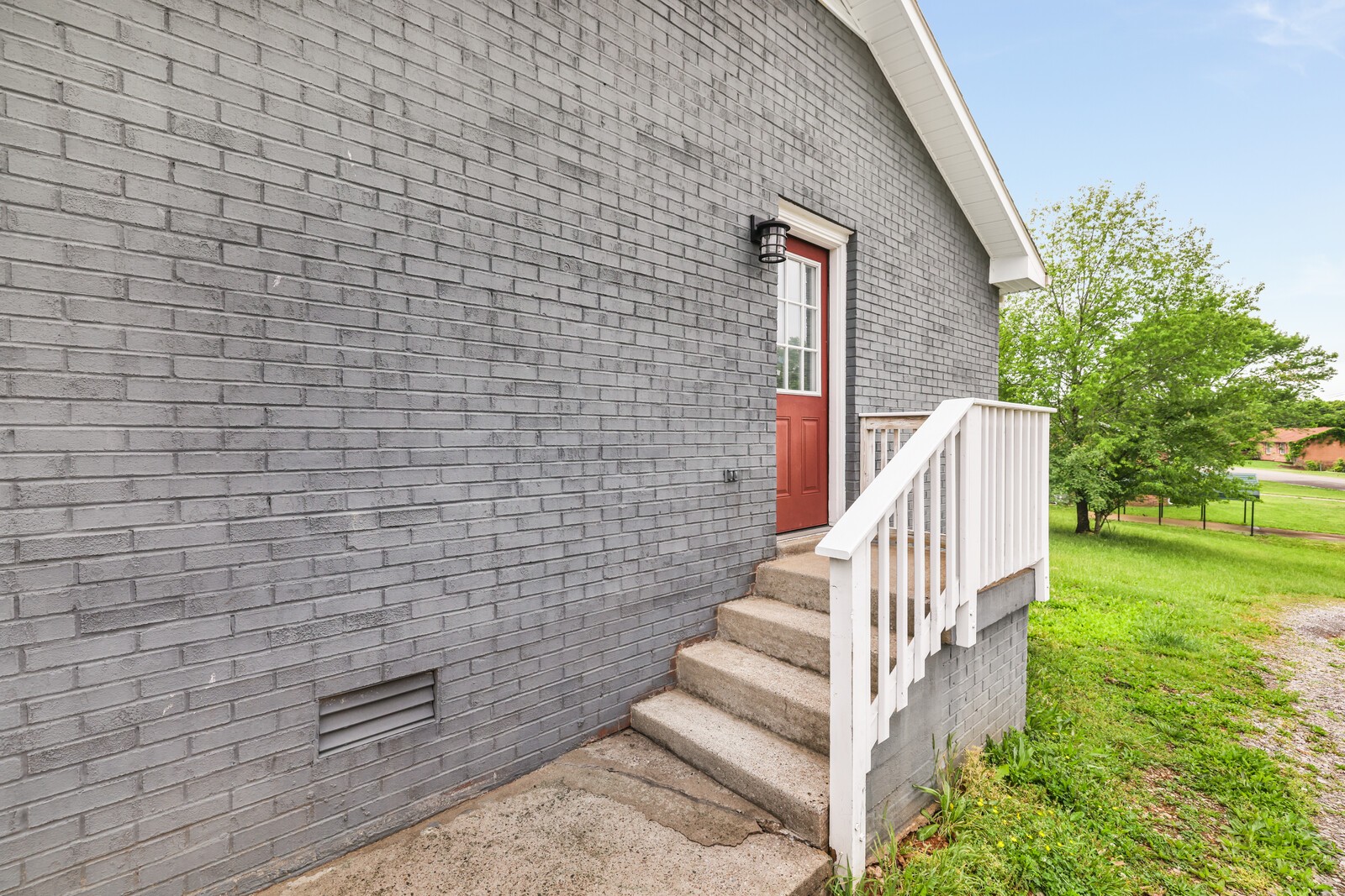638 Lafayette Rd