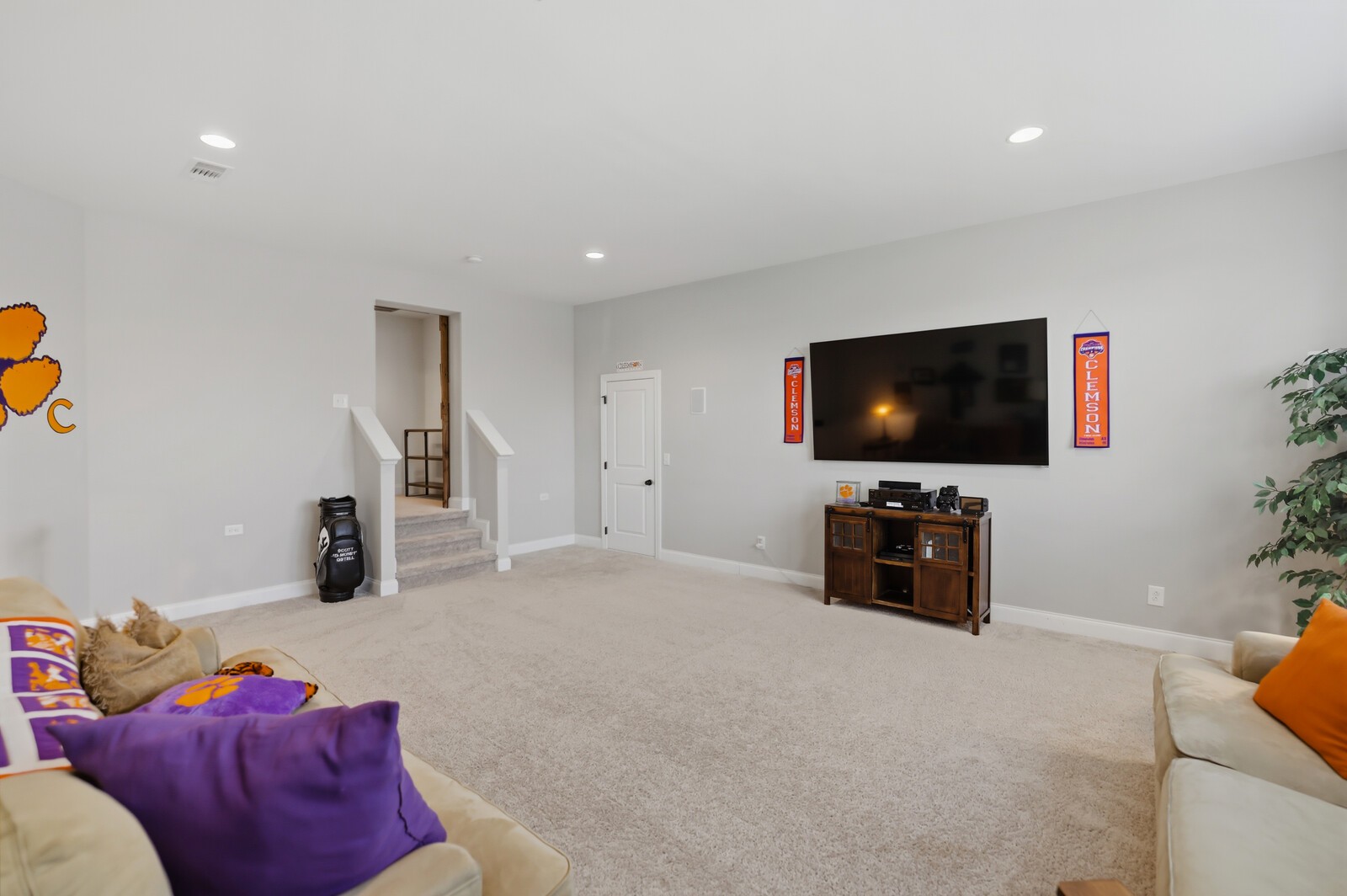 9963 Lodestone Dr